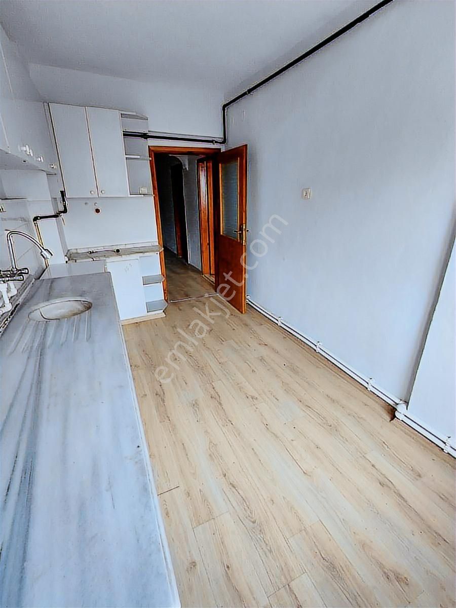Çarşı Merkezde Satılık 3+1 Bakımlı Arakat Daire - Görsel 24