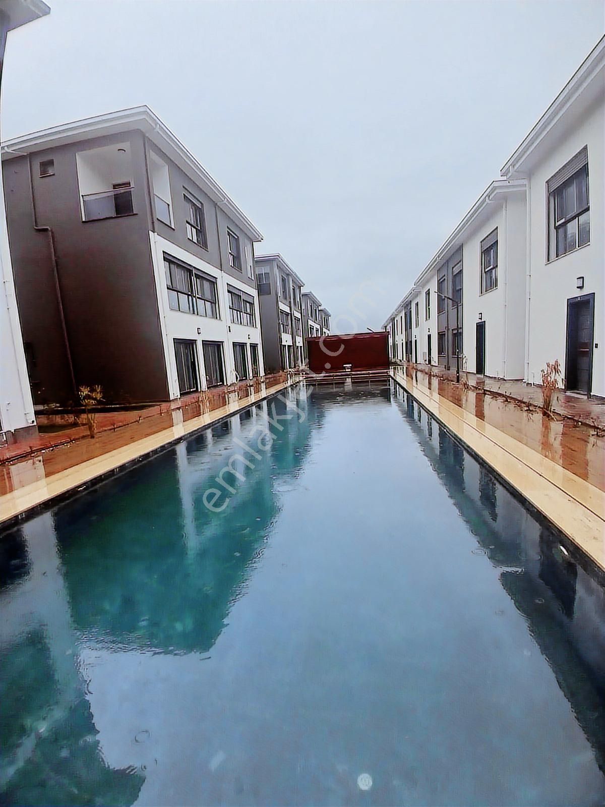 Villakentte Doğa Manzaralı 3+1 Köşe Villa Yerden Isıtmalı, Köşe