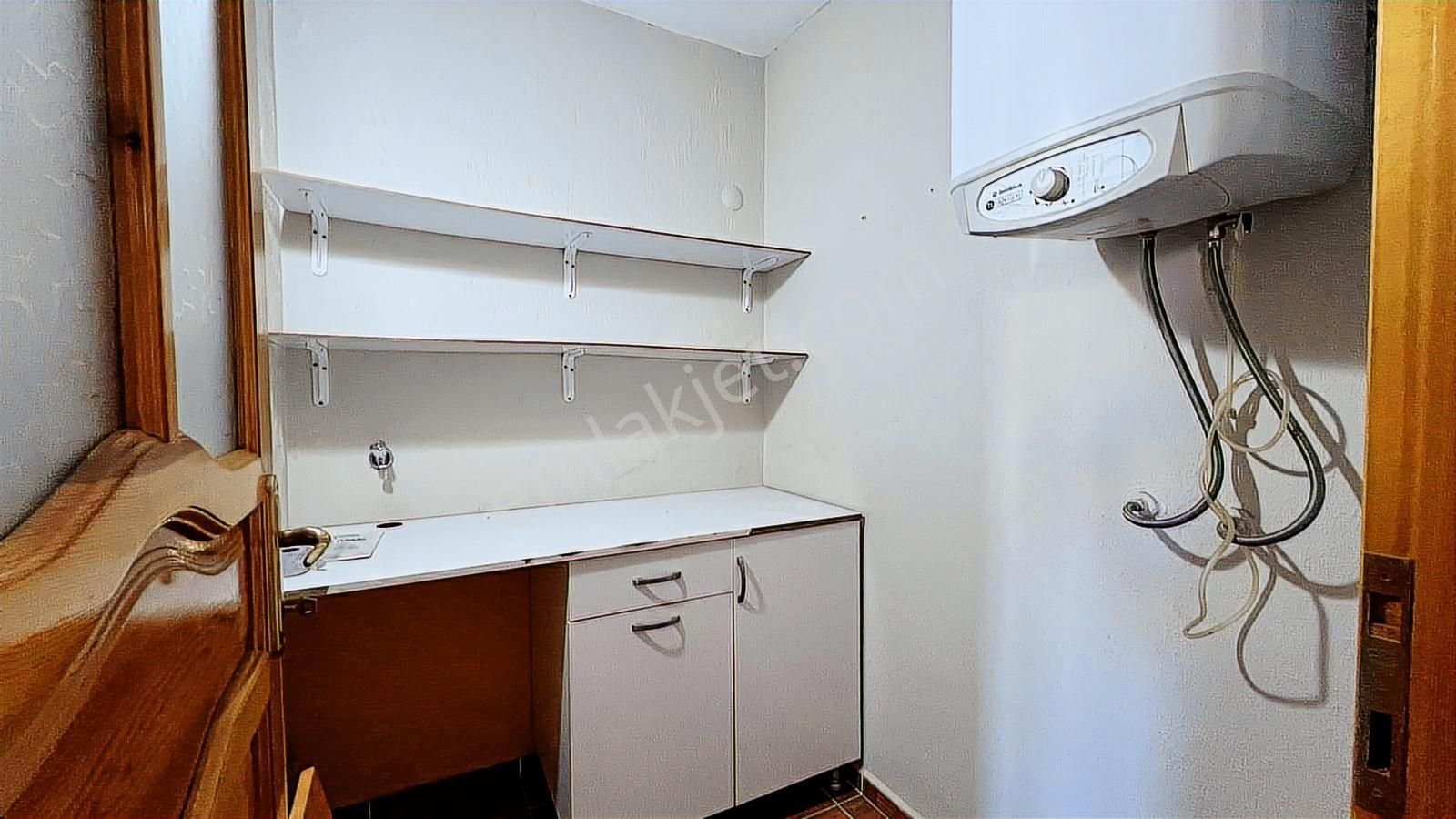 İzmir Çiğli Köyiçi Mh Kiralık 3+1 135m² Daire Cb Ph - Görsel 14