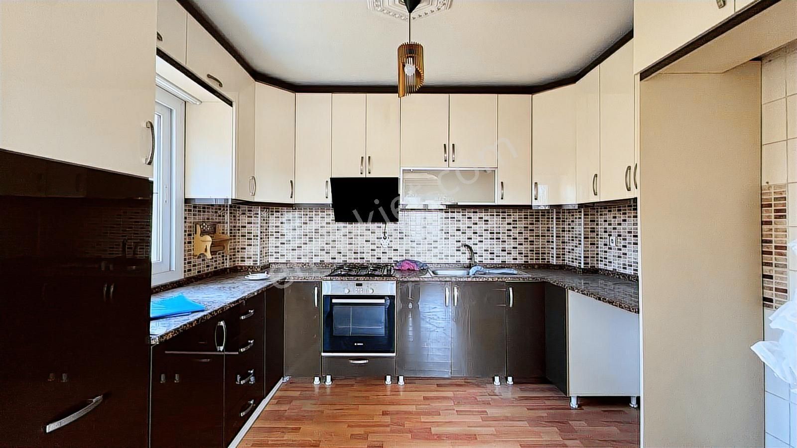 İzmir Çiğli Köyiçi Mh Kiralık 3+1 135m² Daire Cb Ph