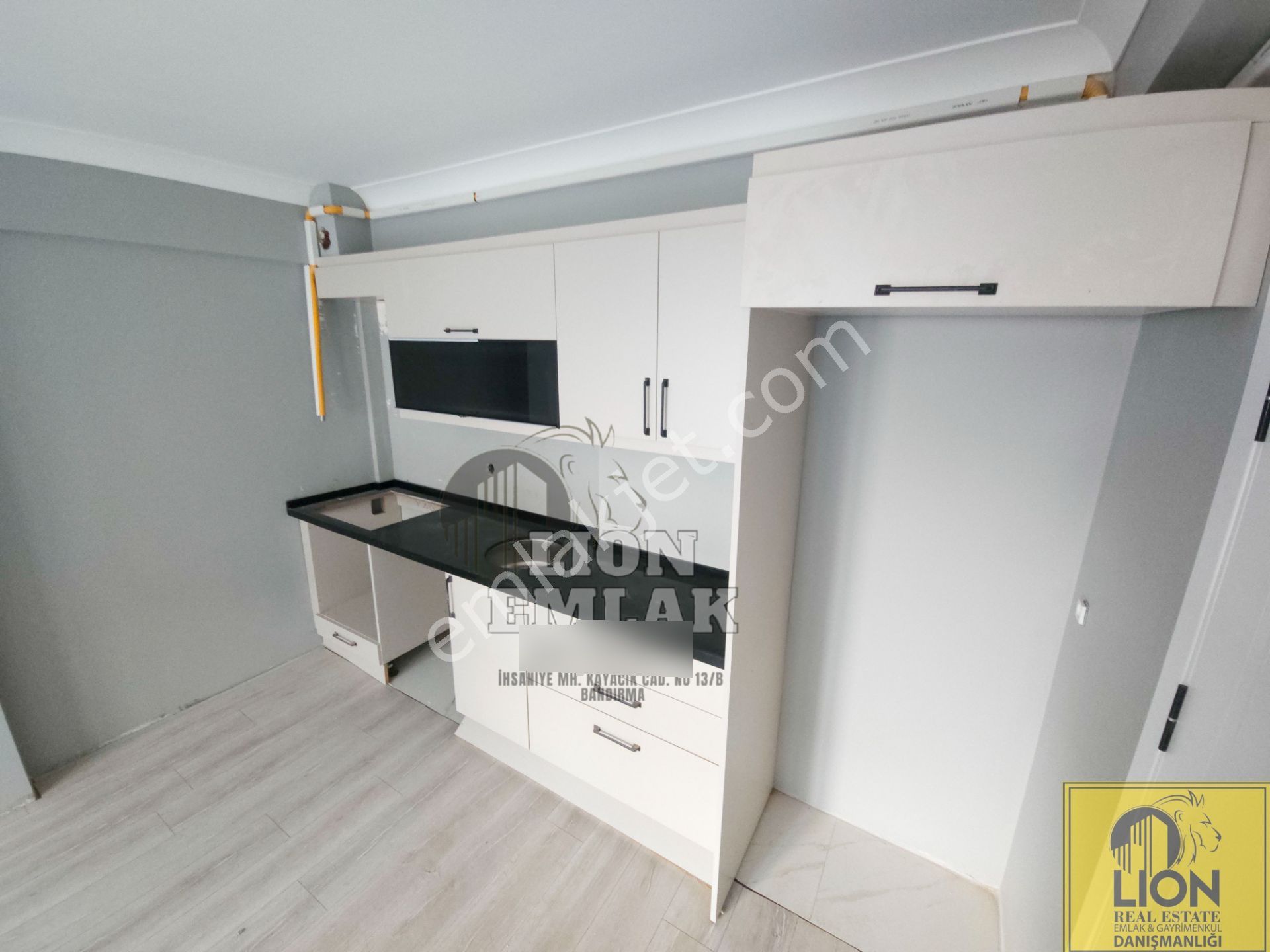 Lıon Emlak'tan Ayyıldız Mahallesinde 1+1 Lüks Tasarım 1+1 Daire