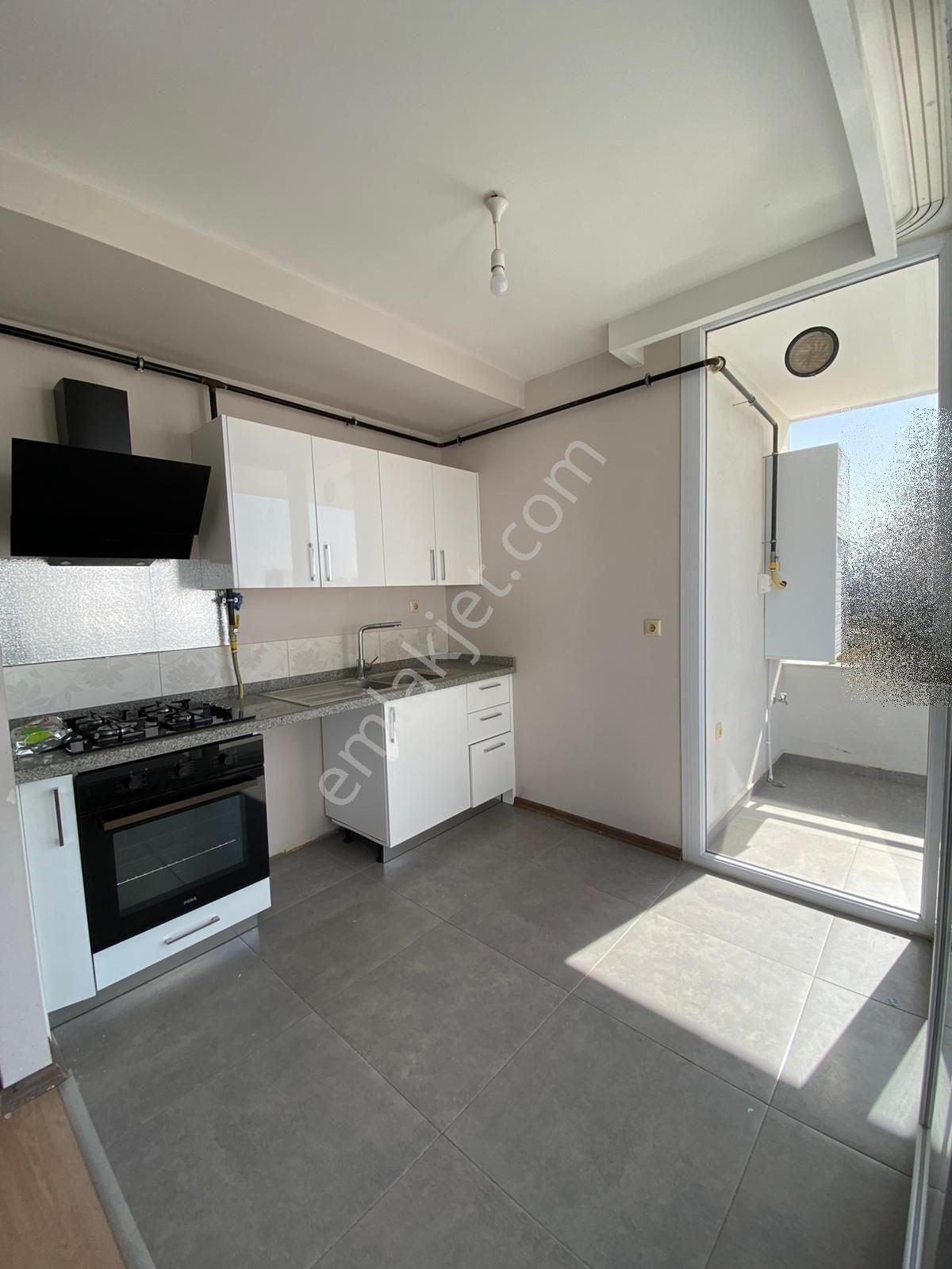 Adana Seyhan Gürselpaşa Havuzlu Güvenlikli Site İçerisinde Geniş 2+1 Çiftbanyo Giyinme Odalı - Görsel 2