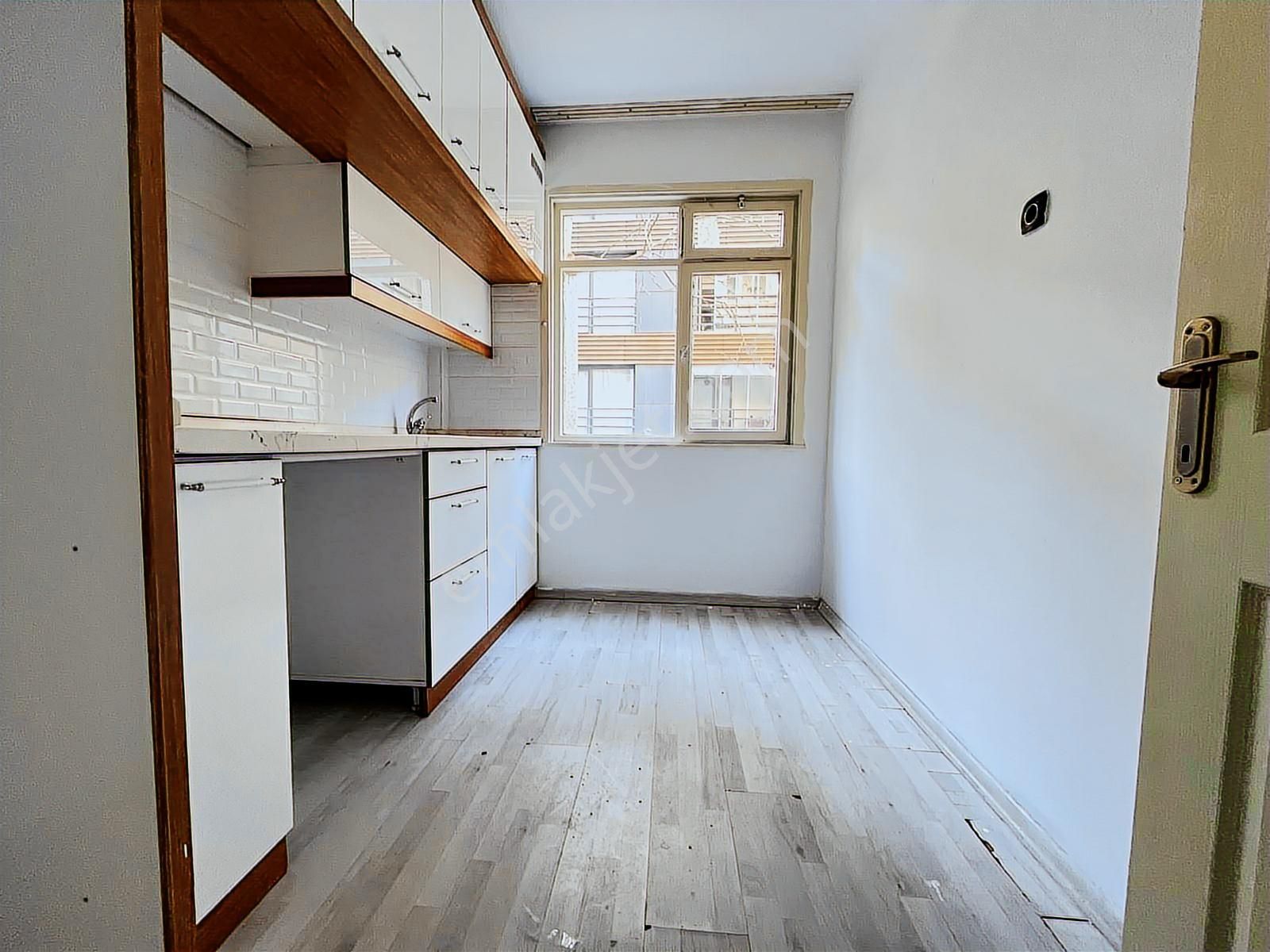 Sbell'den Bahçelievler'de 7.cadde Üzerinde 1.katta 3+1 - Görsel 17