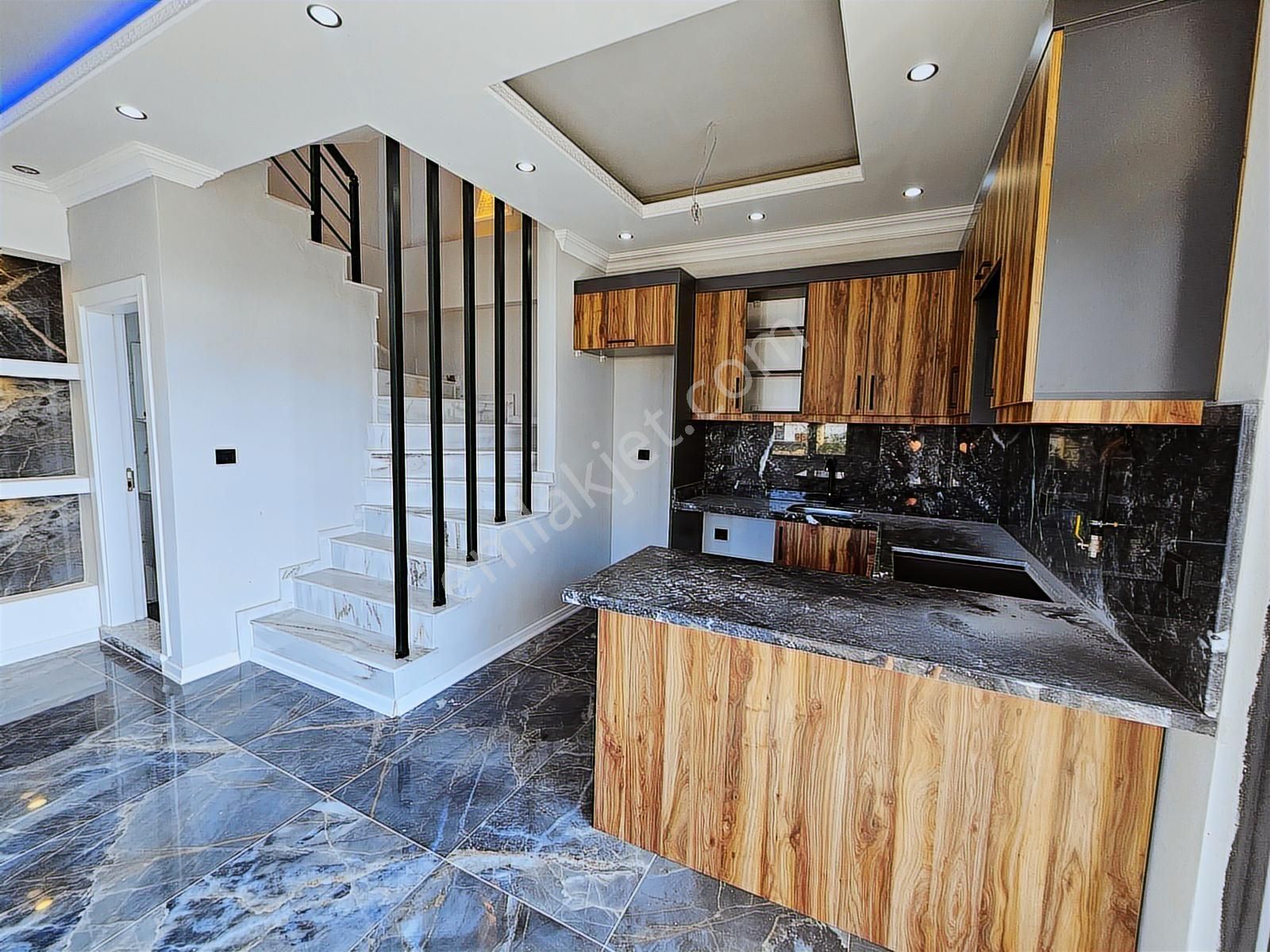 Deniz'den 4+1 Havuzlu, Denize Yakın Villa - Tanıtım Videolu - Görsel 9