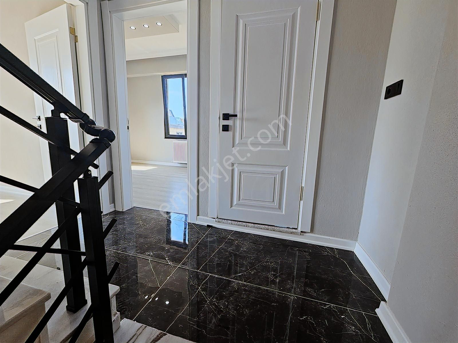 Deniz'den 4+1 Havuzlu, Denize Yakın Villa - Tanıtım Videolu - Görsel 31