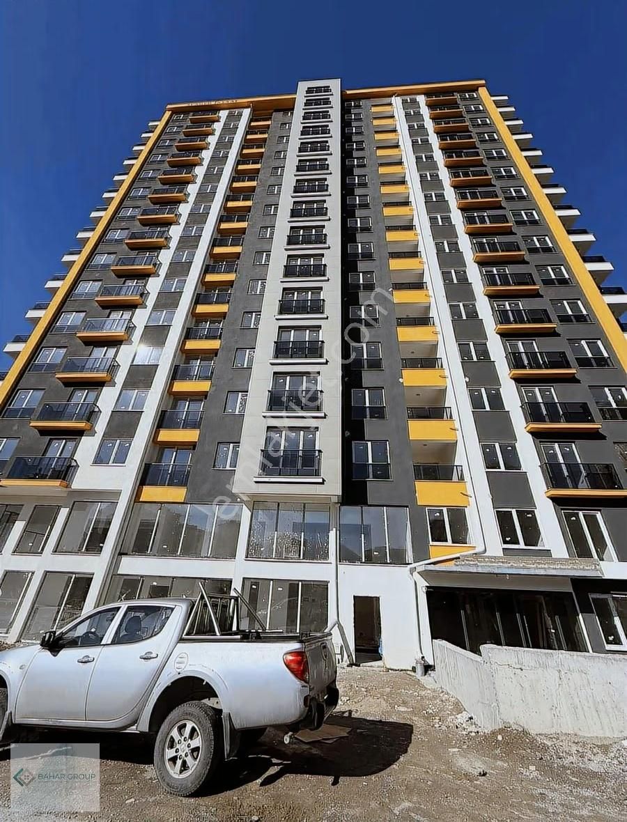 Halef Hoca Caddesi Lüx Kiralık 3+1 Daire