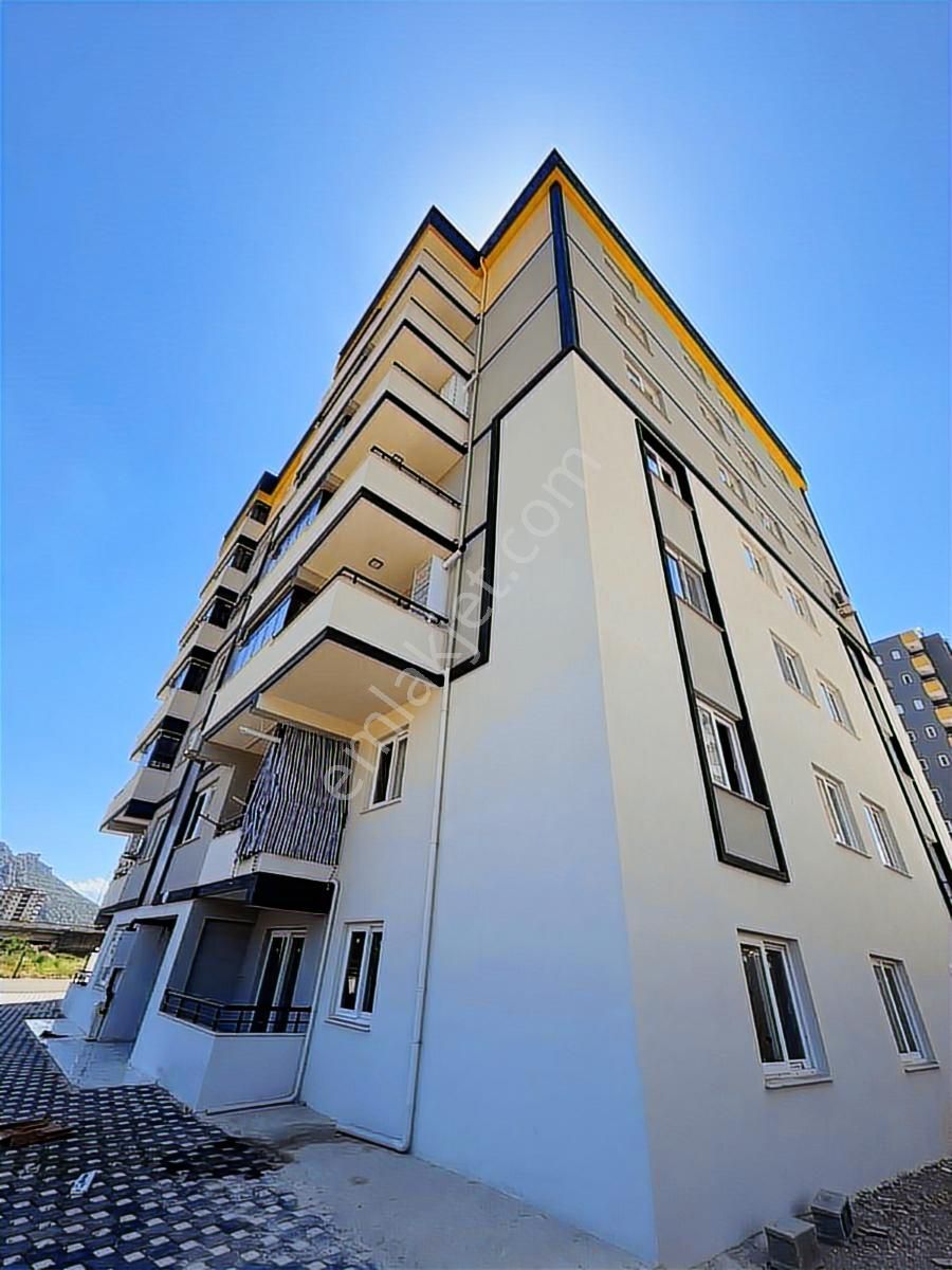 Anadolu Gayrimenkulden Üni. Kav Az Katlı 4+0