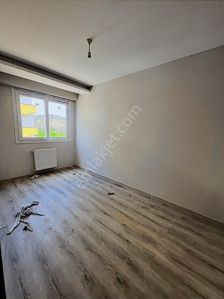 Anadolu Gayrimenkulden Üni. Kav Az Katlı 4+0 - Görsel 3