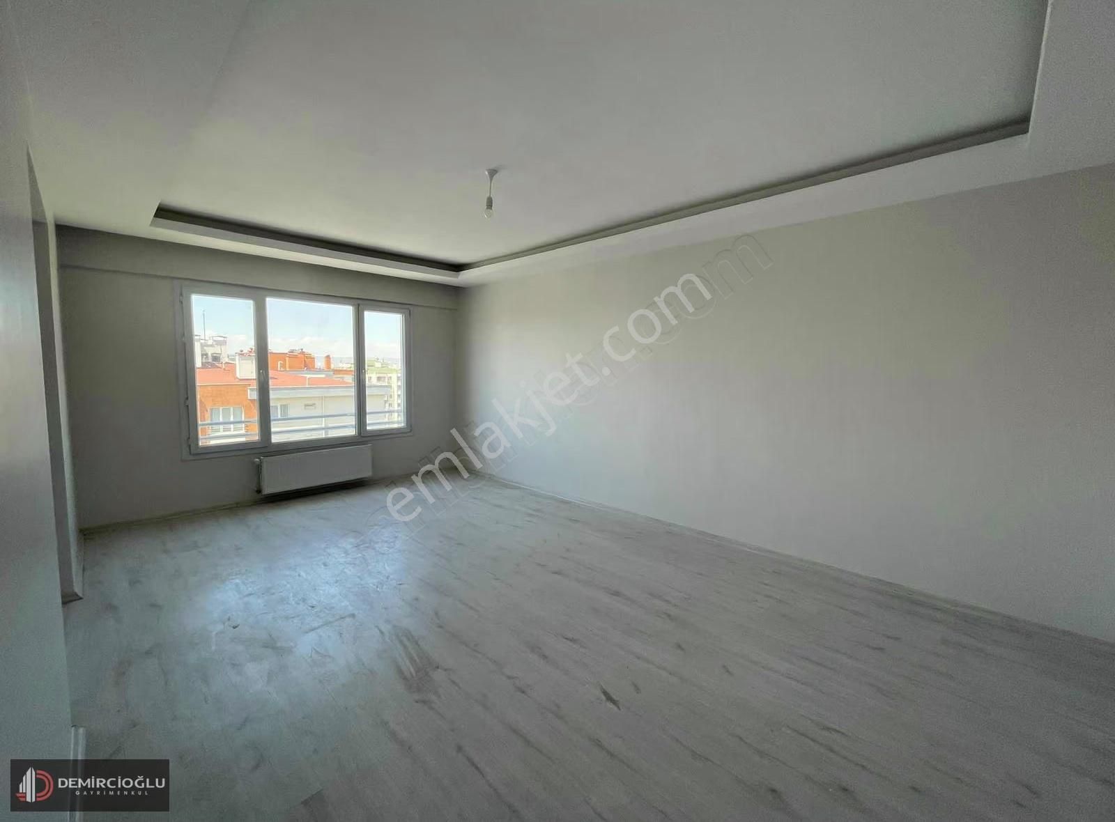 Papatya Cad. 187m2//içi Yapılı// Masrafsız -fırsat Dairesi - Görsel 2