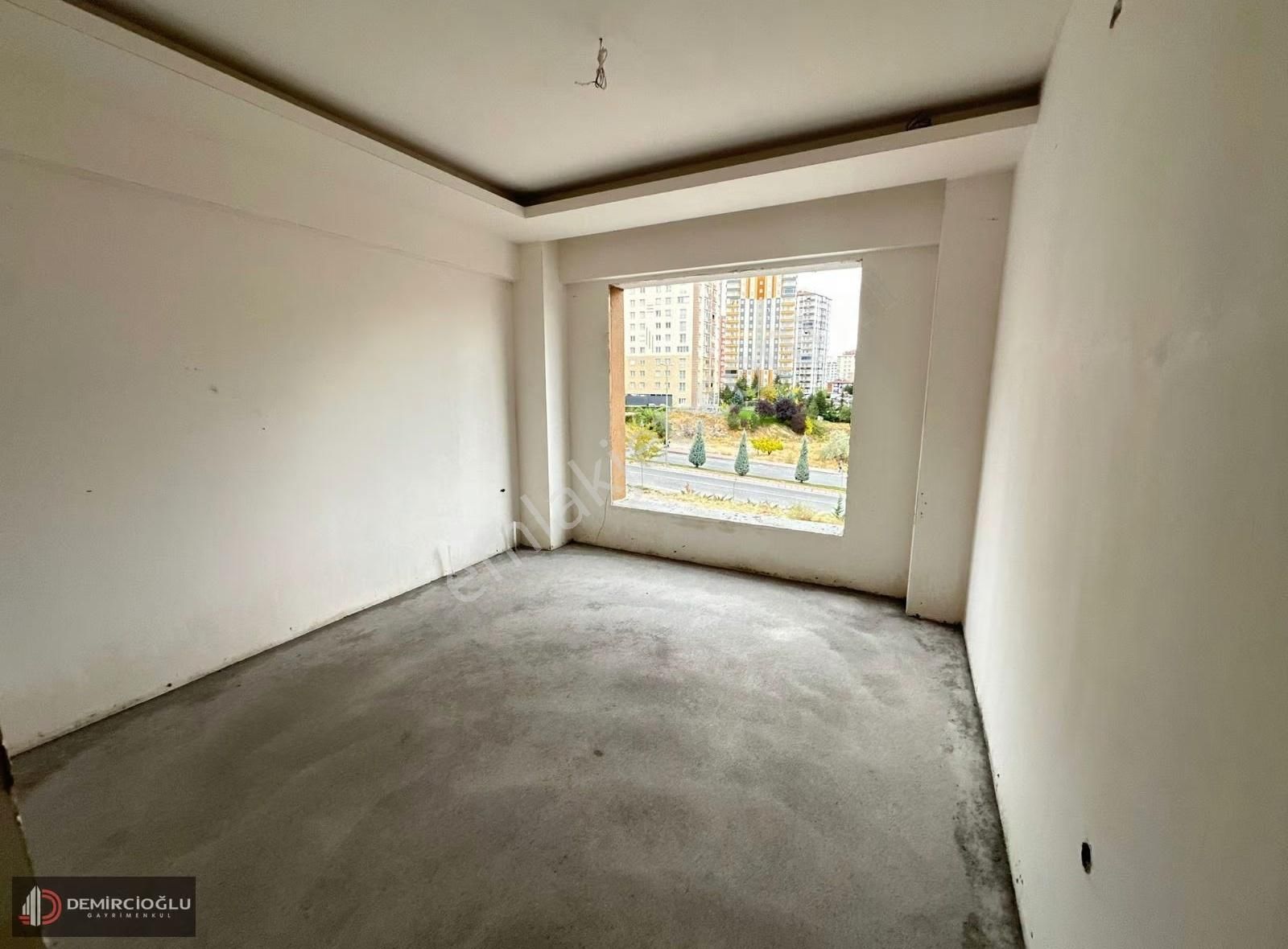 Demircioğlu Gayrimenkul'den 3+1 Fırsat Dairesi