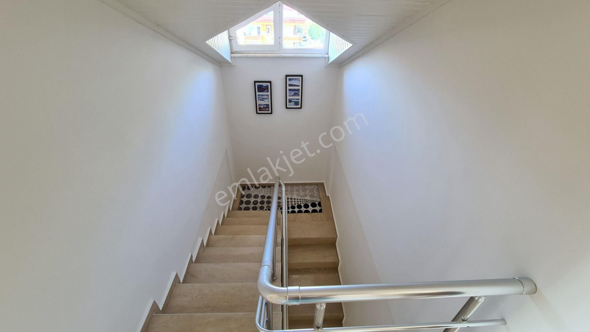 Alanya Merkezde Deniz & Kale Manzaralı 4+1 Geniş Dubleks Daire - Görsel 7