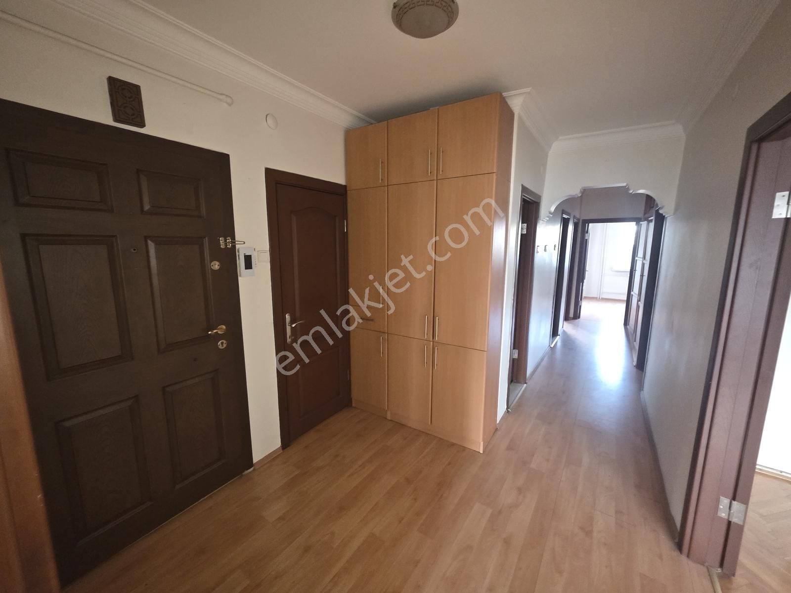 Söğütözü'nde Emsan Sitesinde Kiralık 3+1 Daire - Görsel 9