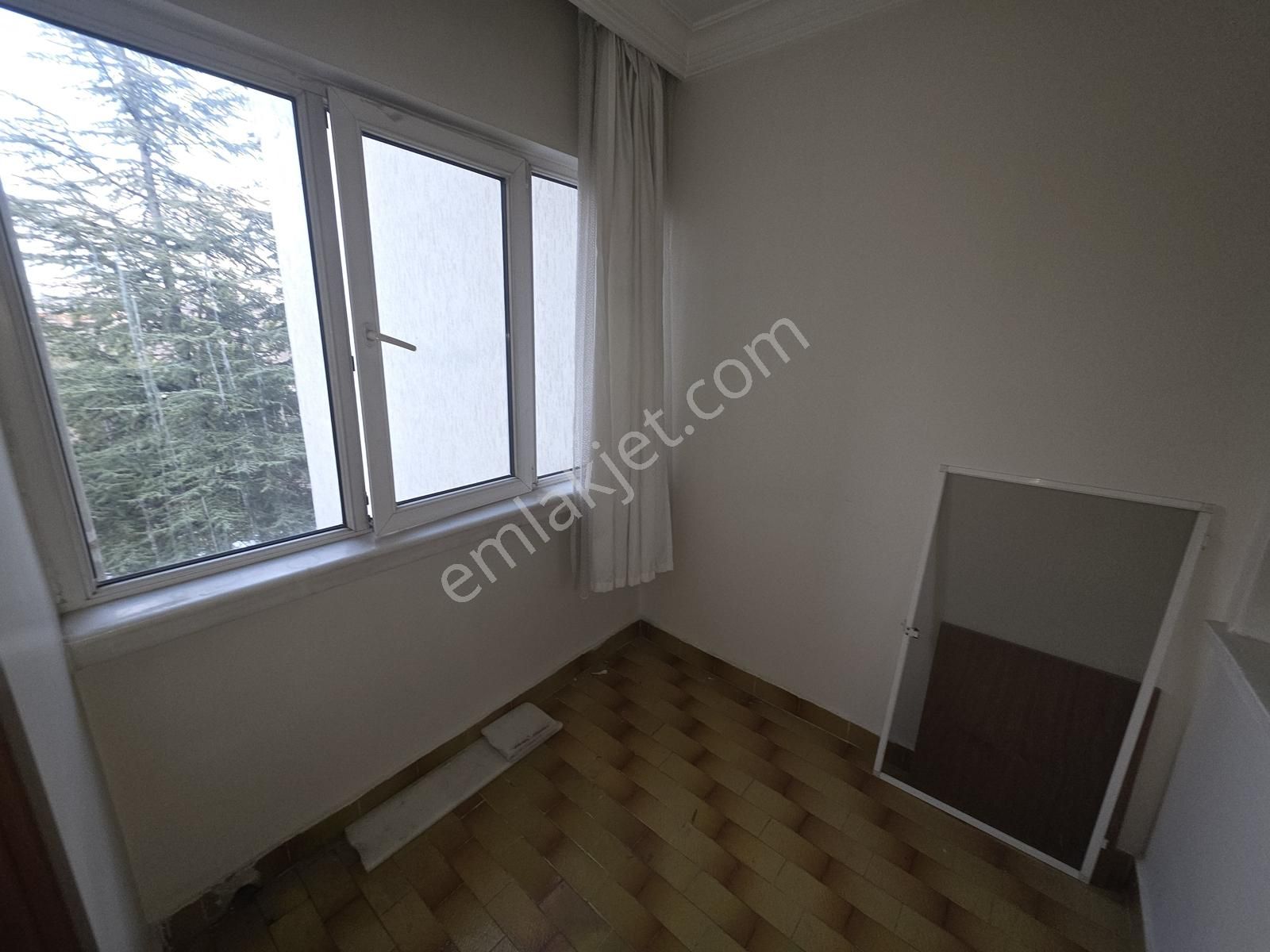 Söğütözü'nde Emsan Sitesinde Kiralık 3+1 Daire - Görsel 27