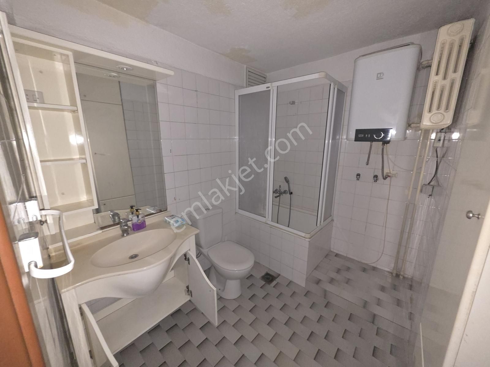 Söğütözü'nde Emsan Sitesinde Kiralık 3+1 Daire - Görsel 13