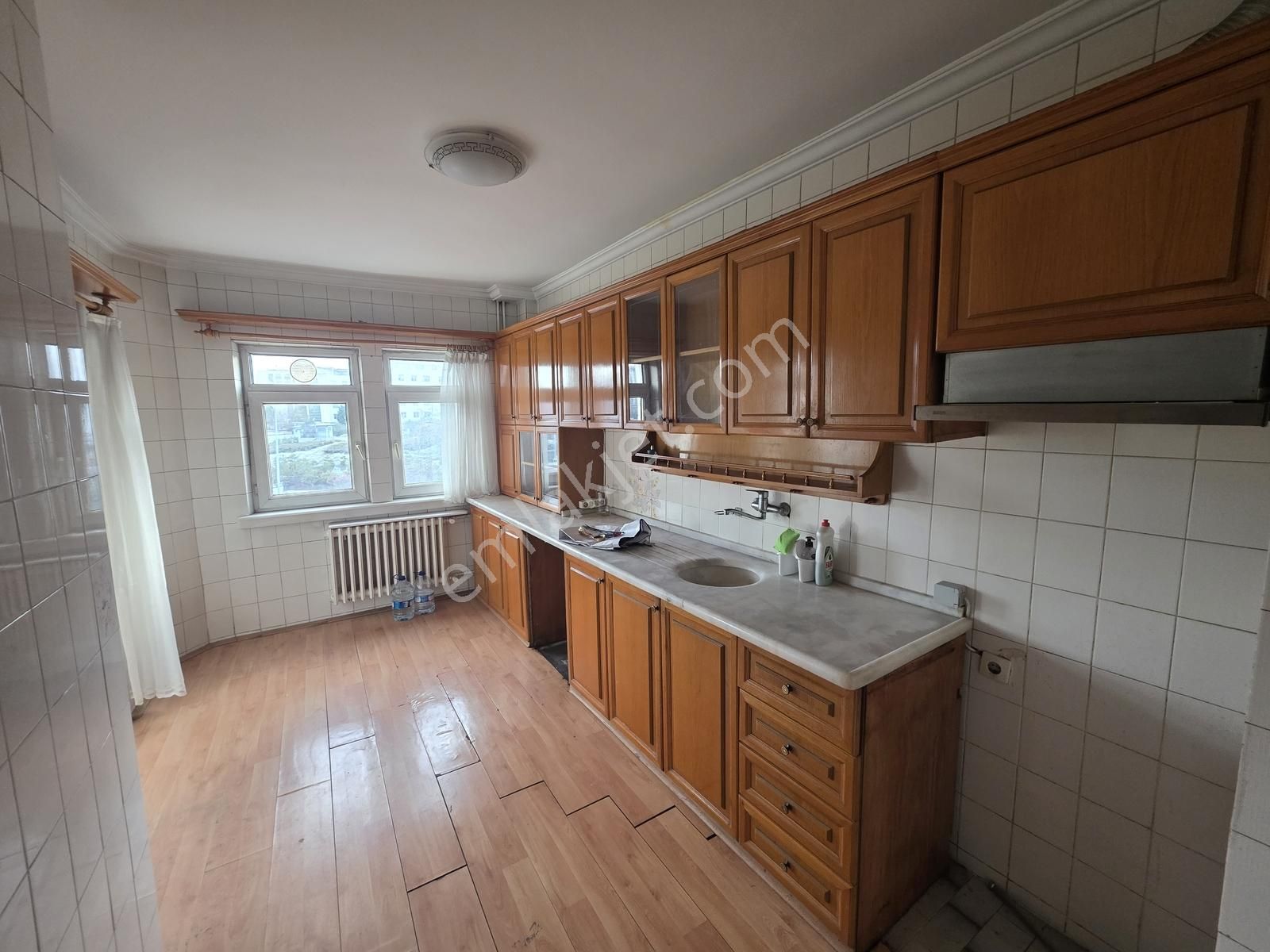 Söğütözü'nde Emsan Sitesinde Kiralık 3+1 Daire - Görsel 5
