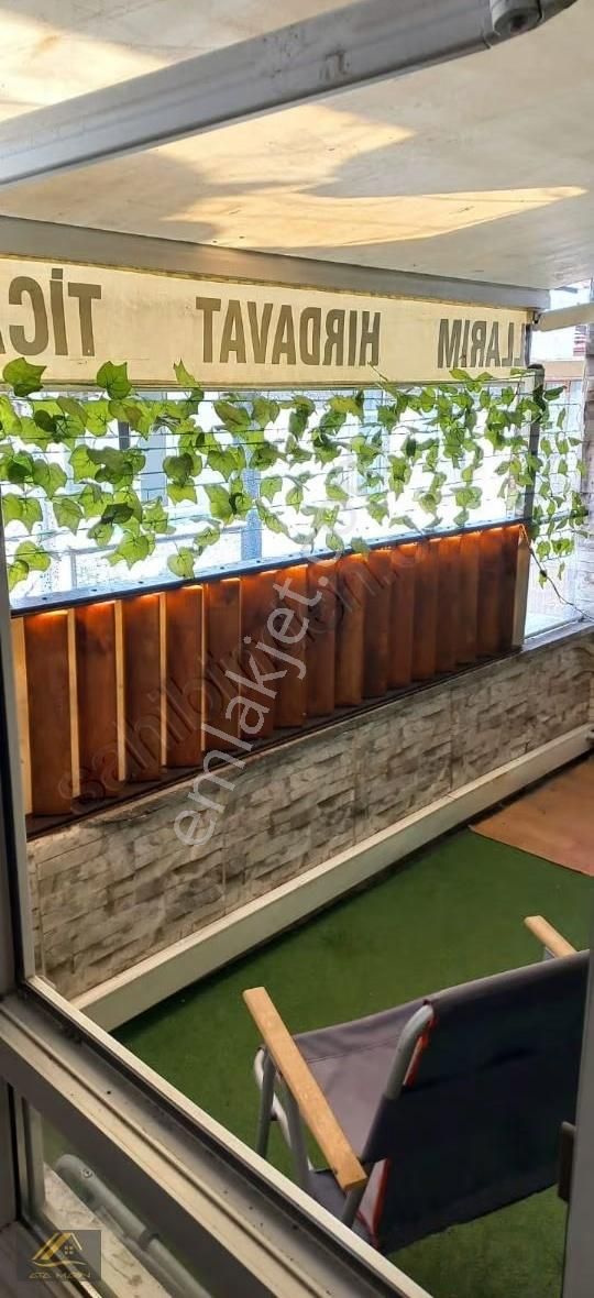 Çiftlik Caddesine 1 Sokak Kat Mülkiyetli 3+1 Geniş Full Kredili