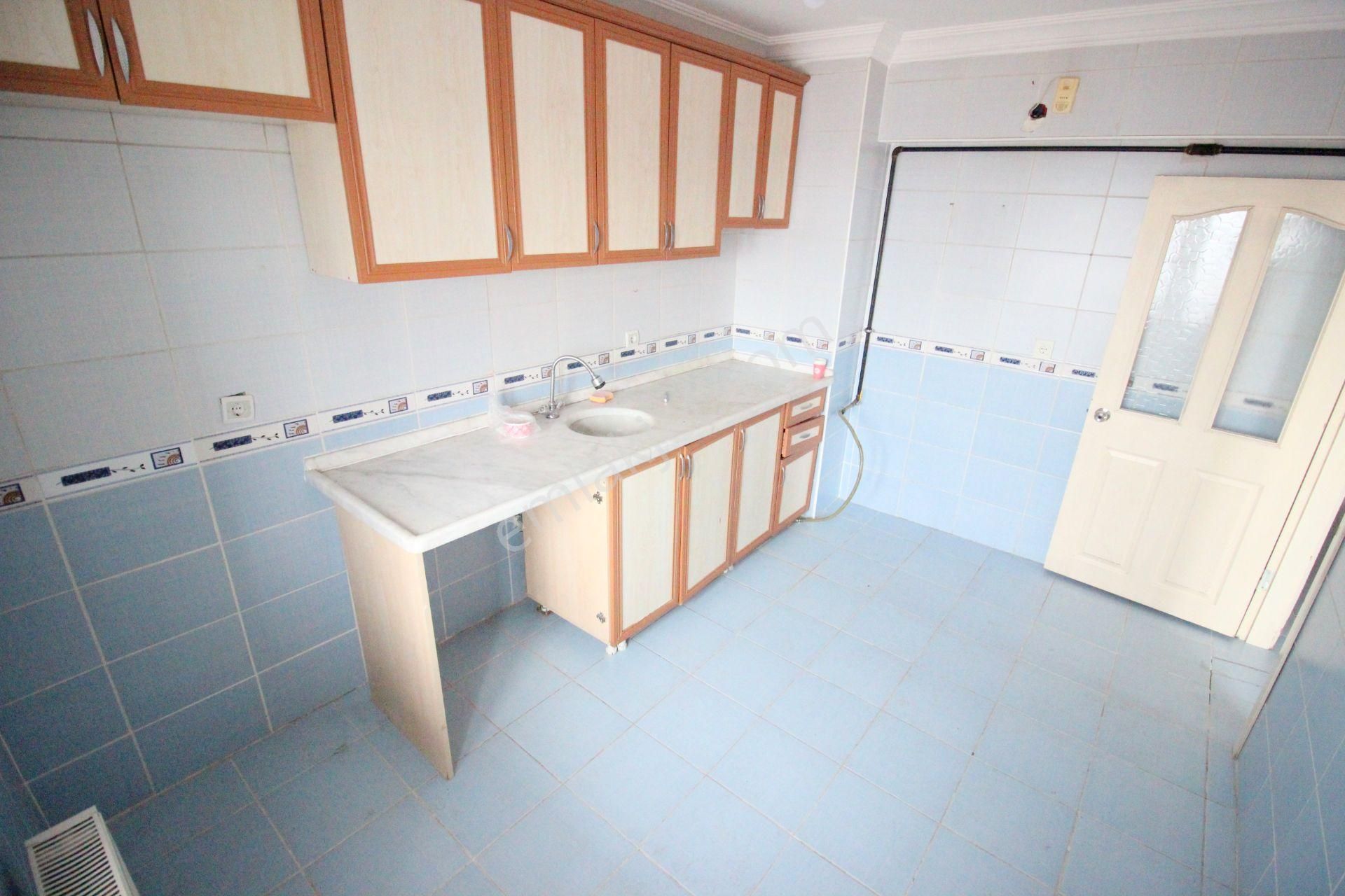 Hemdem Gayrimenkul'den 30 Ağustos'ta Panaromik Şehir Manzaralı Asansörlü Arakatta 3+1 Kiralık Daire - Görsel 3