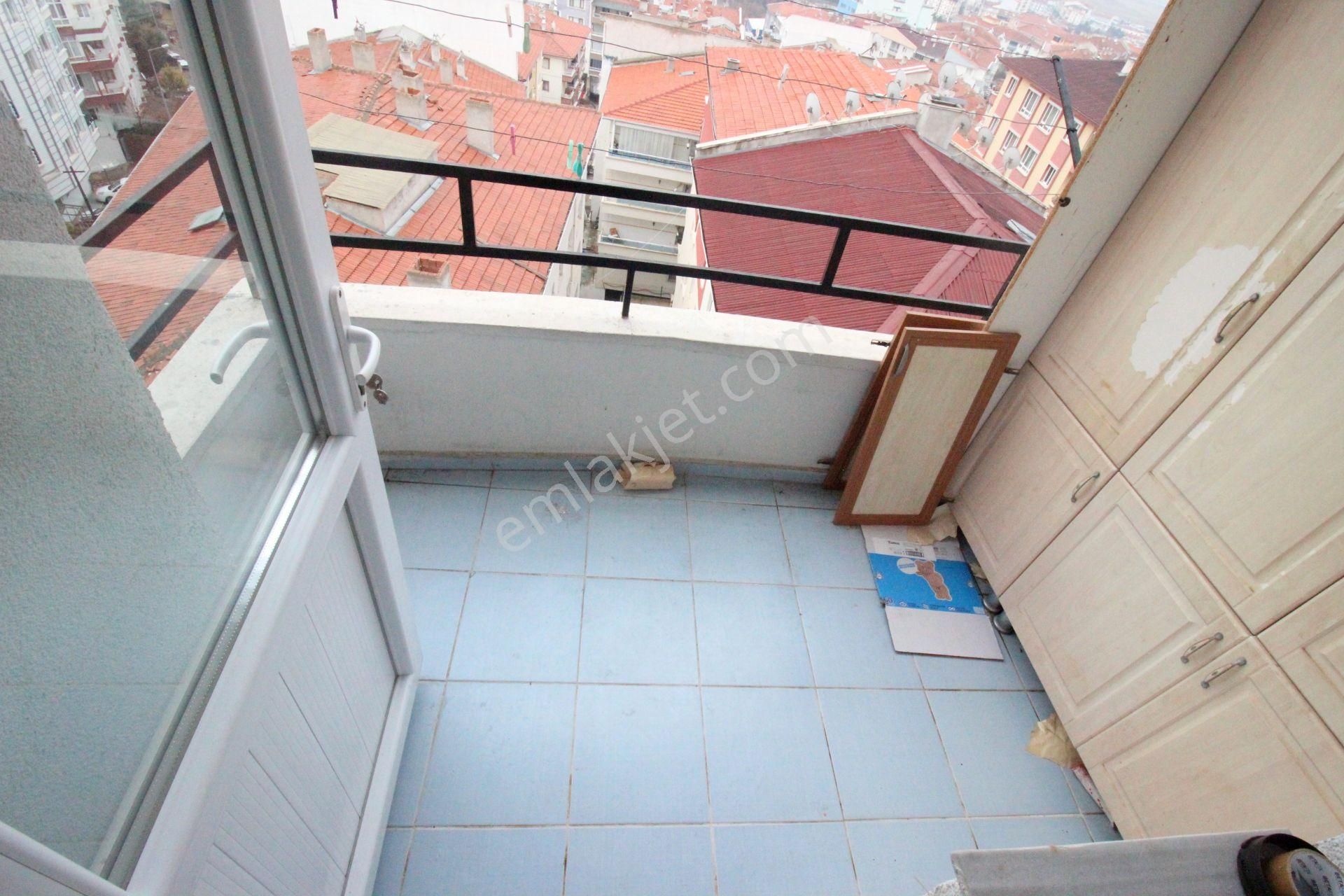 Hemdem Gayrimenkul'den 30 Ağustos'ta Panaromik Şehir Manzaralı Asansörlü Arakatta 3+1 Kiralık Daire - Görsel 5