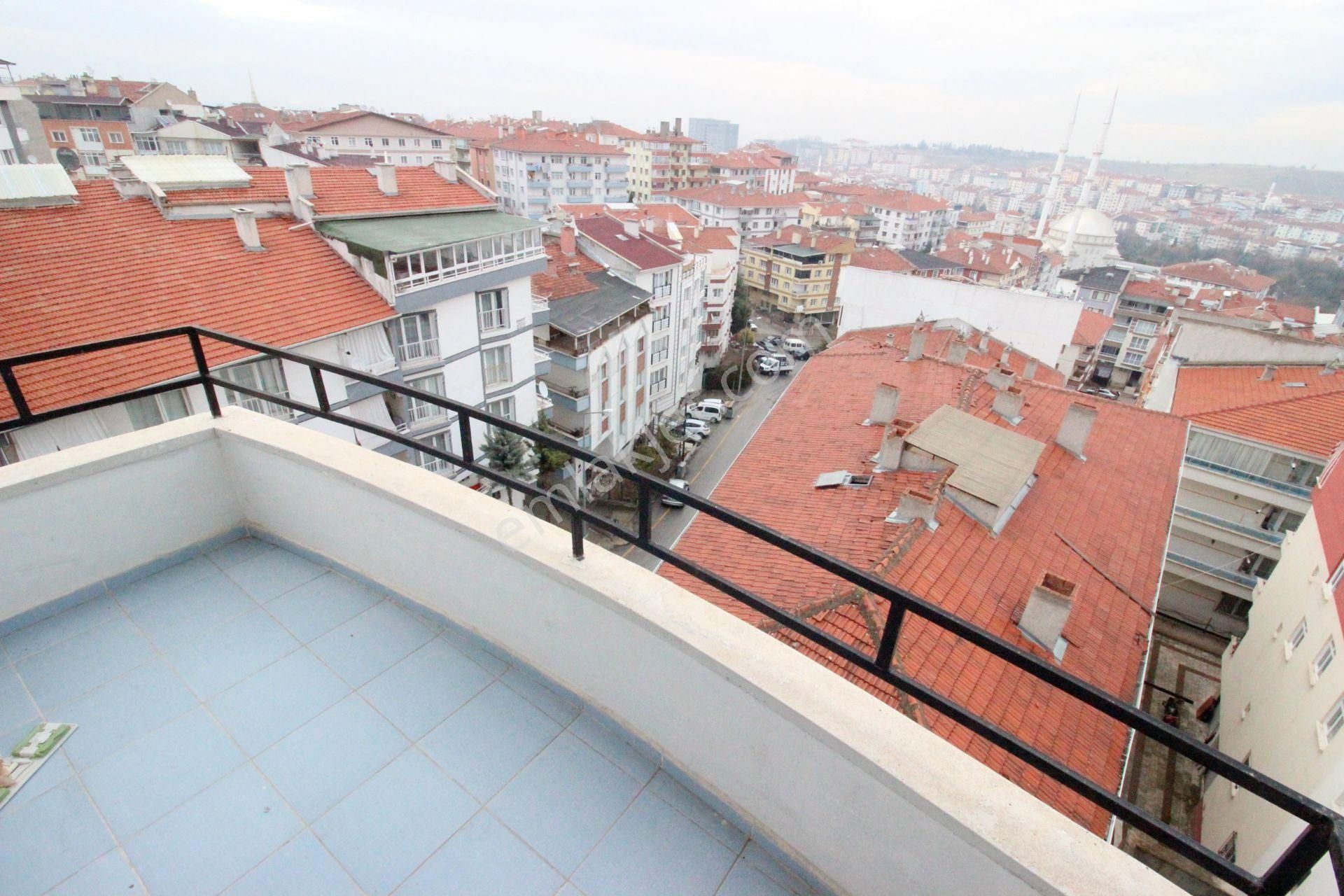 Hemdem Gayrimenkul'den 30 Ağustos'ta Panaromik Şehir Manzaralı Asansörlü Arakatta 3+1 Kiralık Daire - Görsel 22