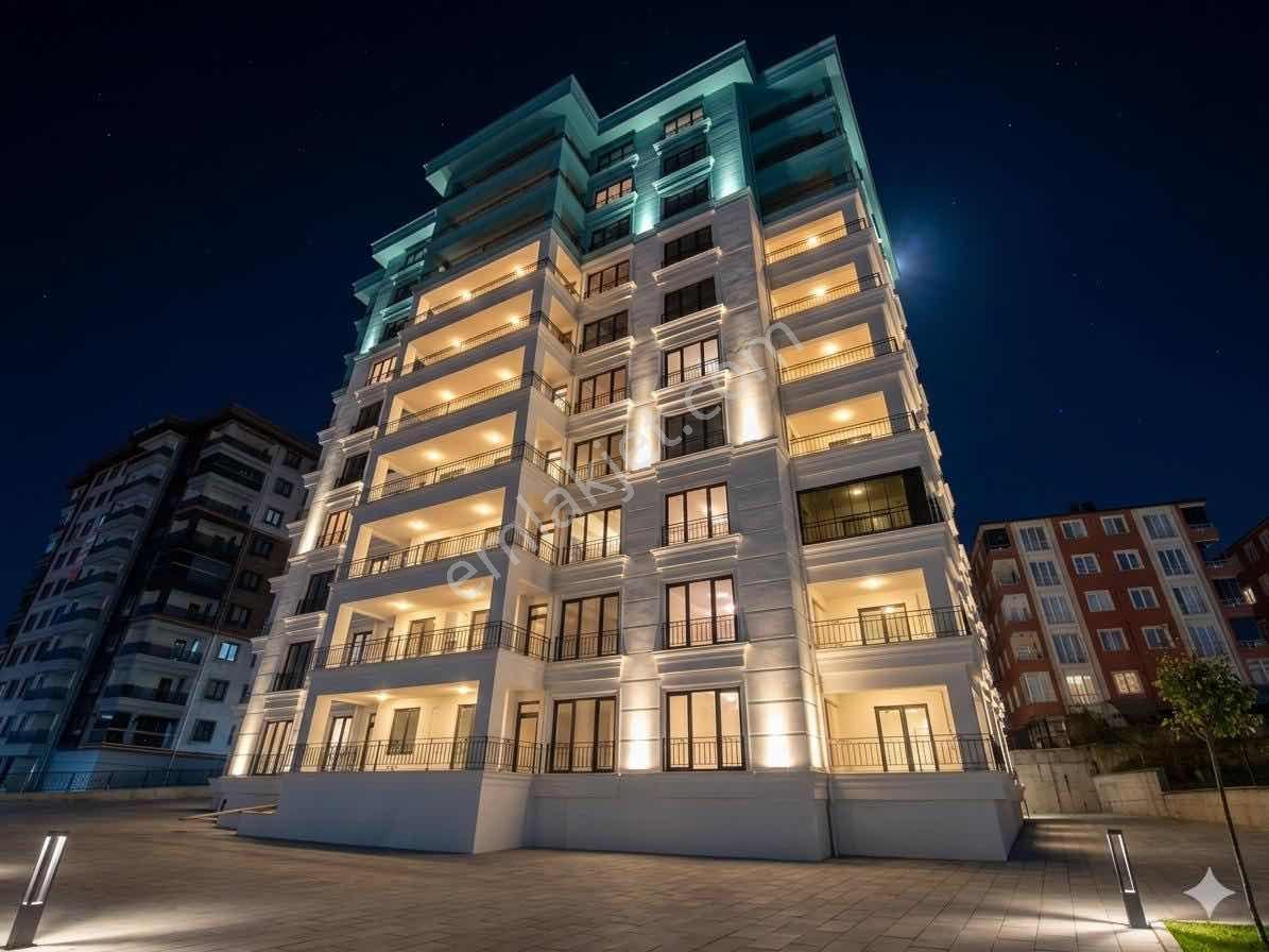 Bahadır'dan Karşıyaka Mh. Güzel Yaka Sit.2+1 115m2 Havuzlu Daire