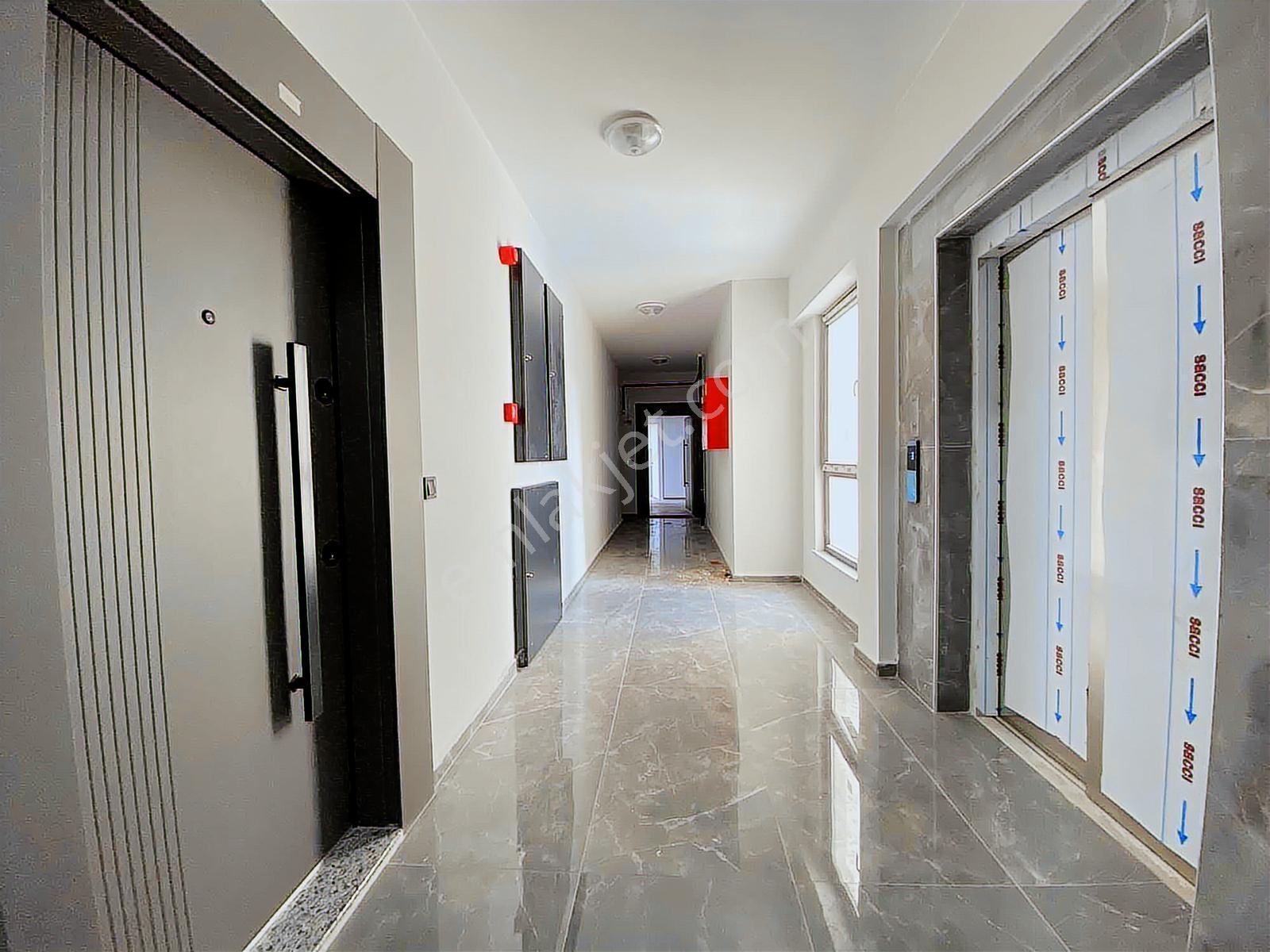 Bahadır'dan Karşıyaka Mh. Güzel Yaka Sit.2+1 115m2 Havuzlu Daire - Görsel 2