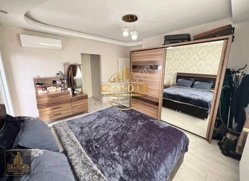 Mezitli Merkez Mahallesinde Şehir Manzaralı Satılık 4+1 Daire - Görsel 6