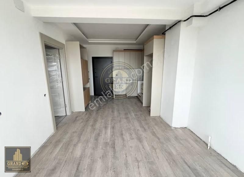 Mezitli Kuyulukta Sıfır Binada Satılık 1+1 Daire | Güney Cephe - Görsel 9