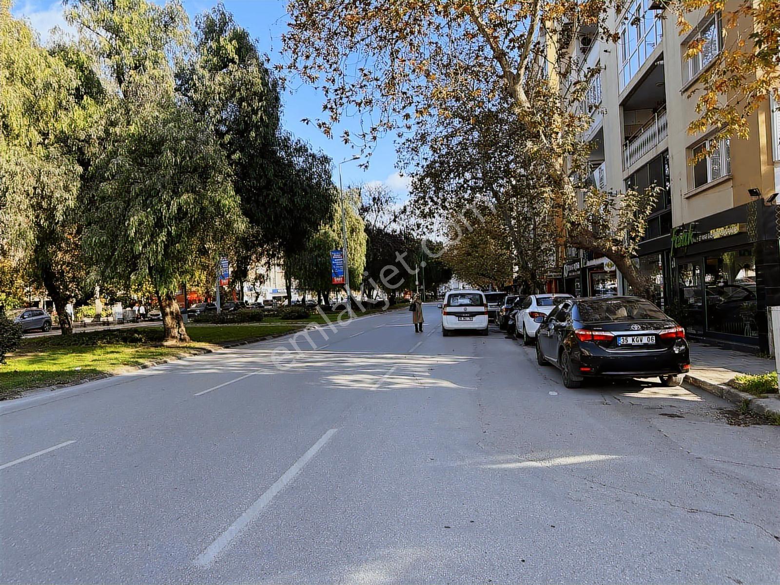 Âlâ Emlaktan Sakarya Cadde Paraleli 3+1 Yapılı Masrafsız Daıre - Görsel 11