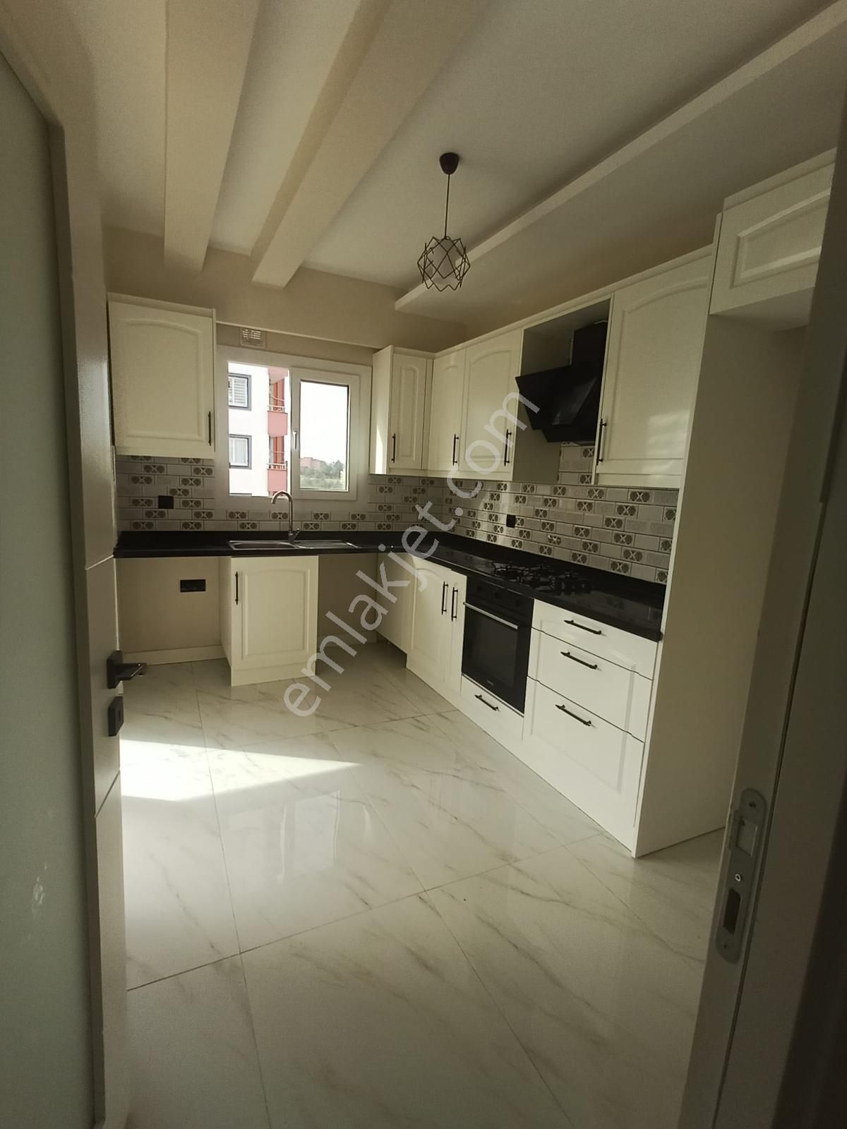 Sarıçam Boynuyoğun Mah. Doğalgazlı Kiralık K.mutfak 2+1 Daire