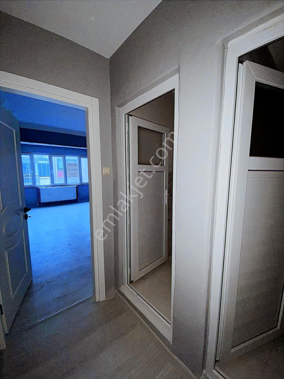 Fiber Emlaktan Ragıpbey Mh Satılık Tadilatlı Ara Kat Daire - Görsel 2