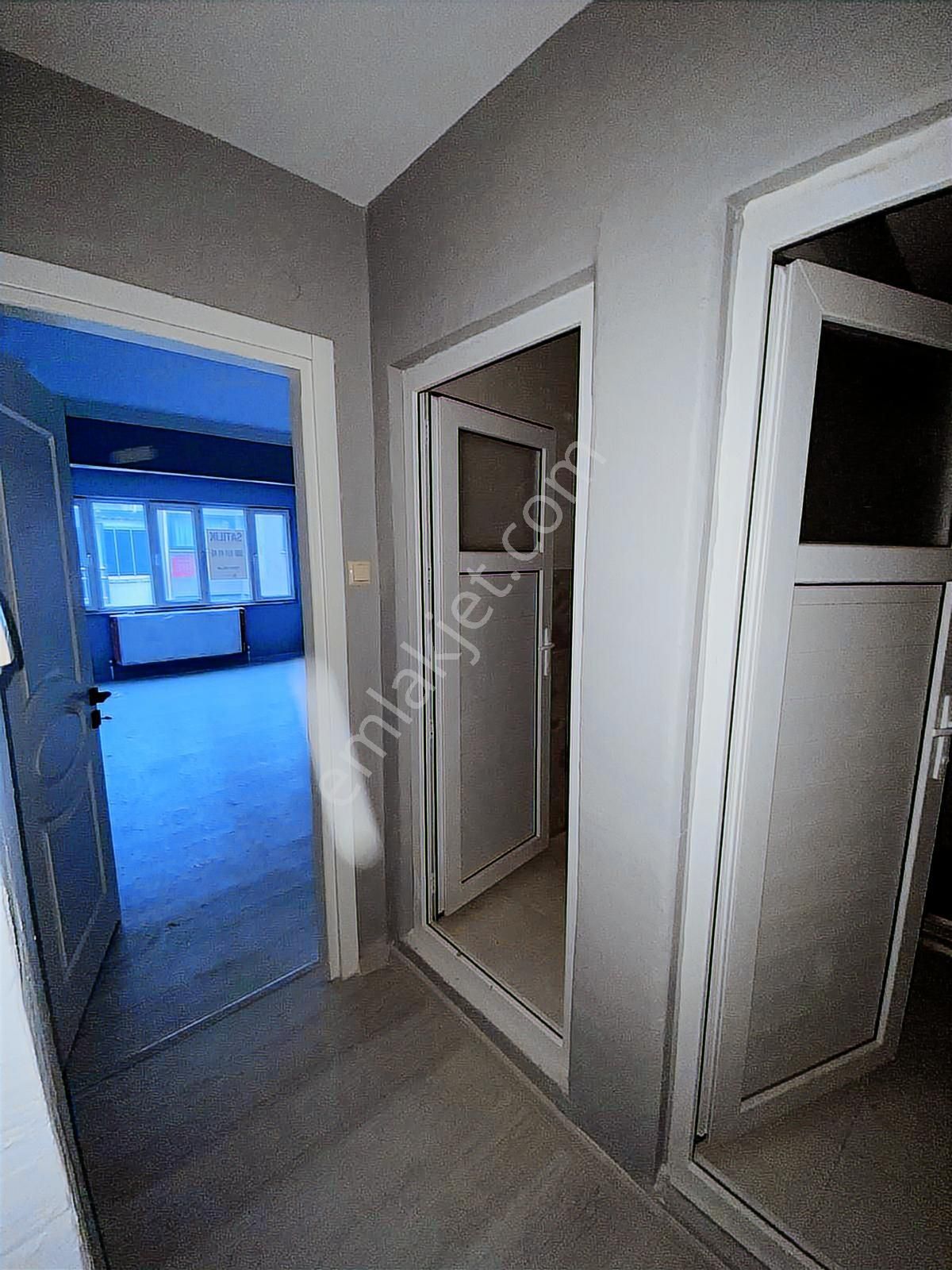 Fiber Emlaktan Ragıpbey Mh Satılık Tadilatlı Ara Kat Daire - Görsel 12