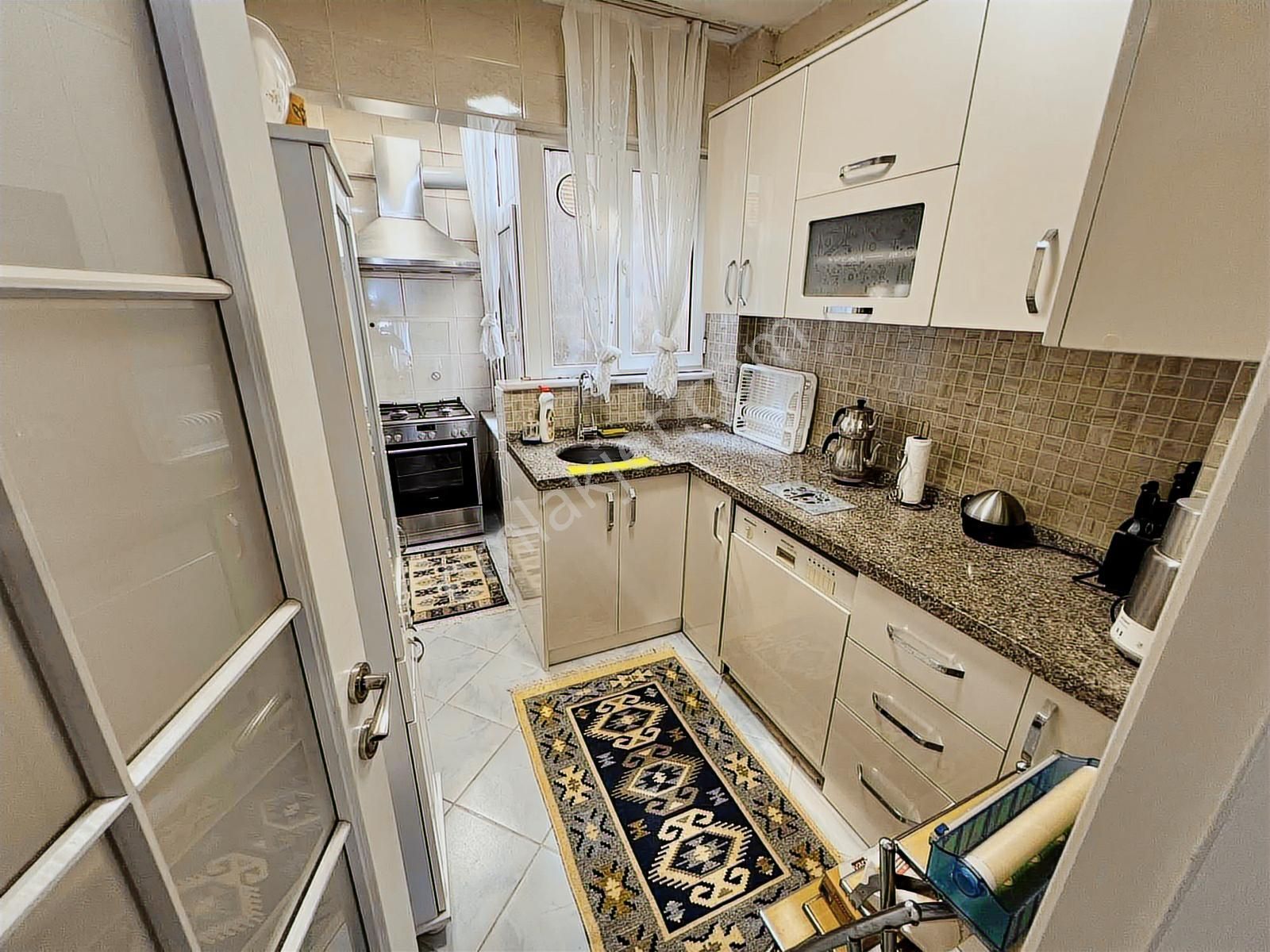 Üsküdar Bağlarbaşı Zeynep Kamil Satılık 2+1 Daire Metro Yürüme - Görsel 11