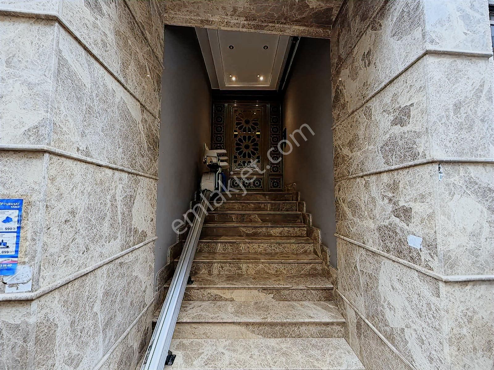 Karşıyaka Alaybeyde 1+1 Daire - Görsel 21