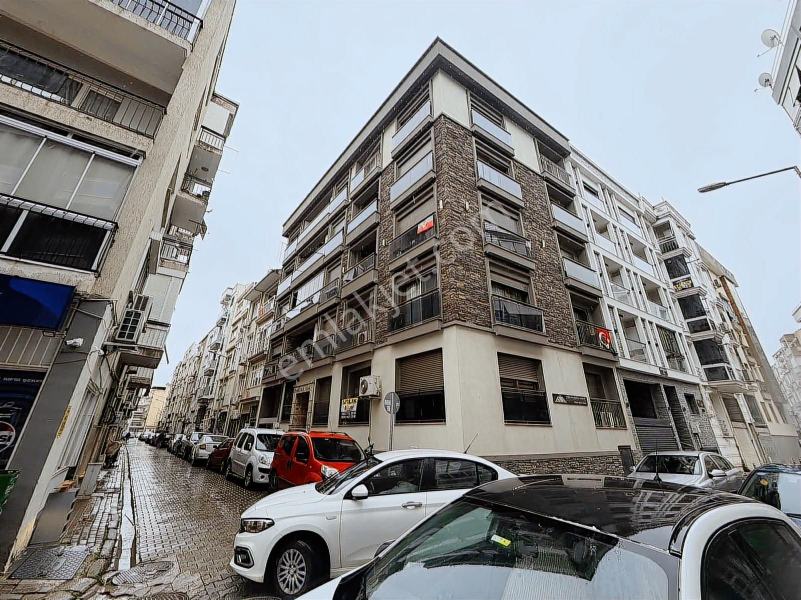 Karşıyaka Alaybeyde 1+1 Daire - Görsel 11