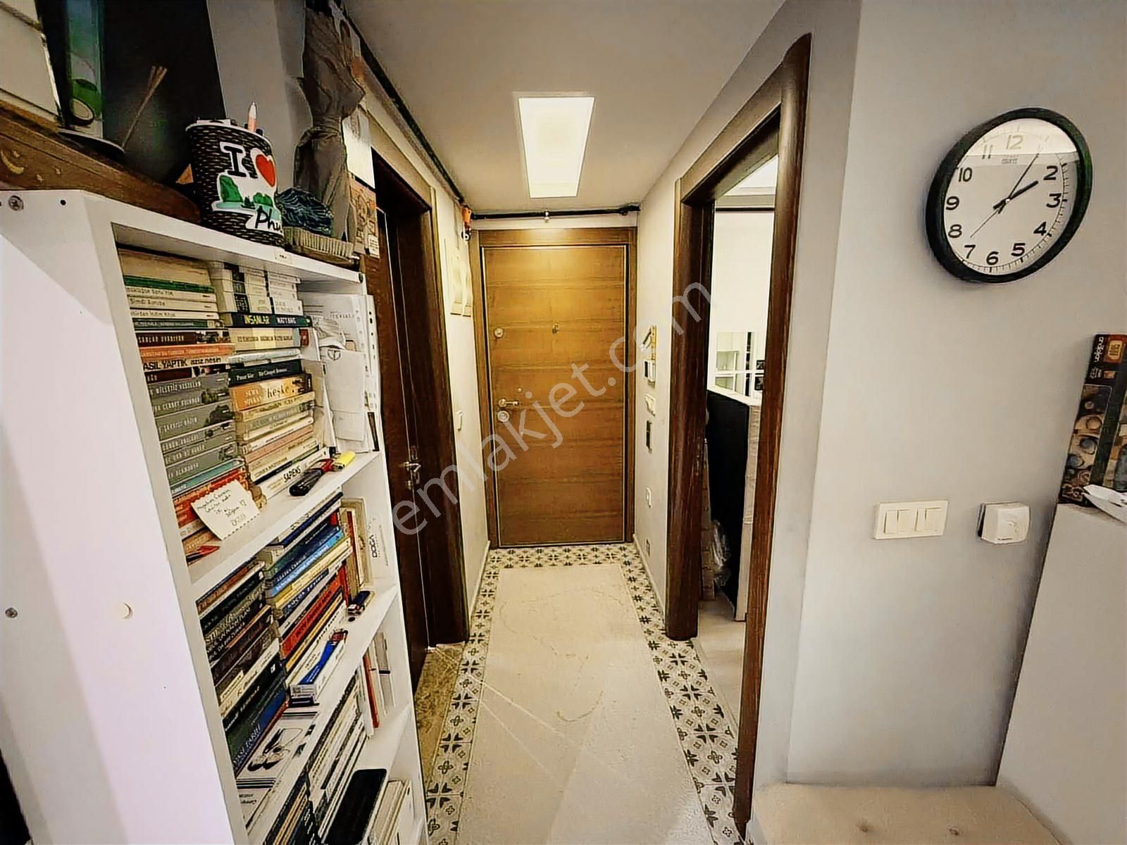 Karşıyaka Alaybeyde 1+1 Daire - Görsel 2