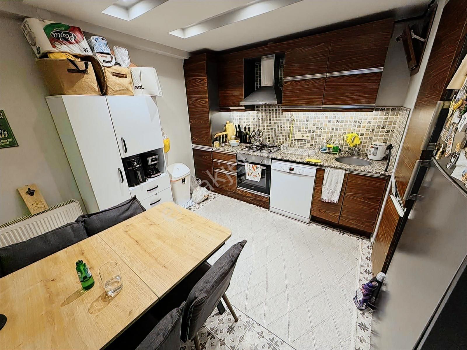 Karşıyaka Alaybeyde 1+1 Daire