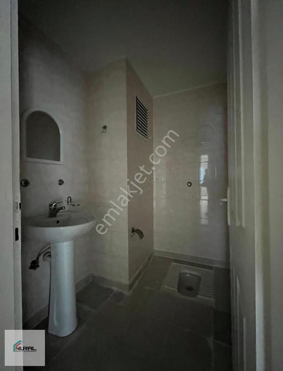 Merkezi Konumda Geniş Oturumlu Kiralık Daire - Görsel 20