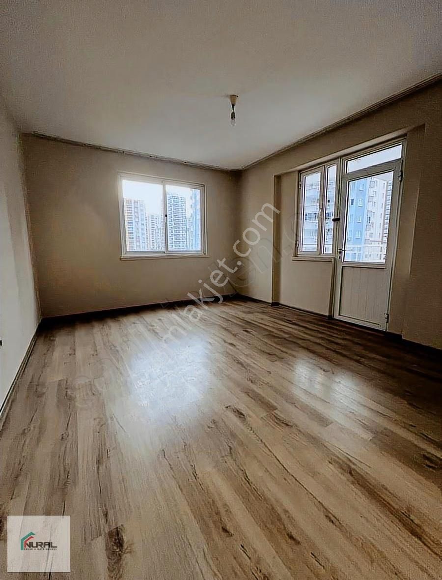 Merkezi Konumda Geniş Oturumlu Kiralık Daire - Görsel 13