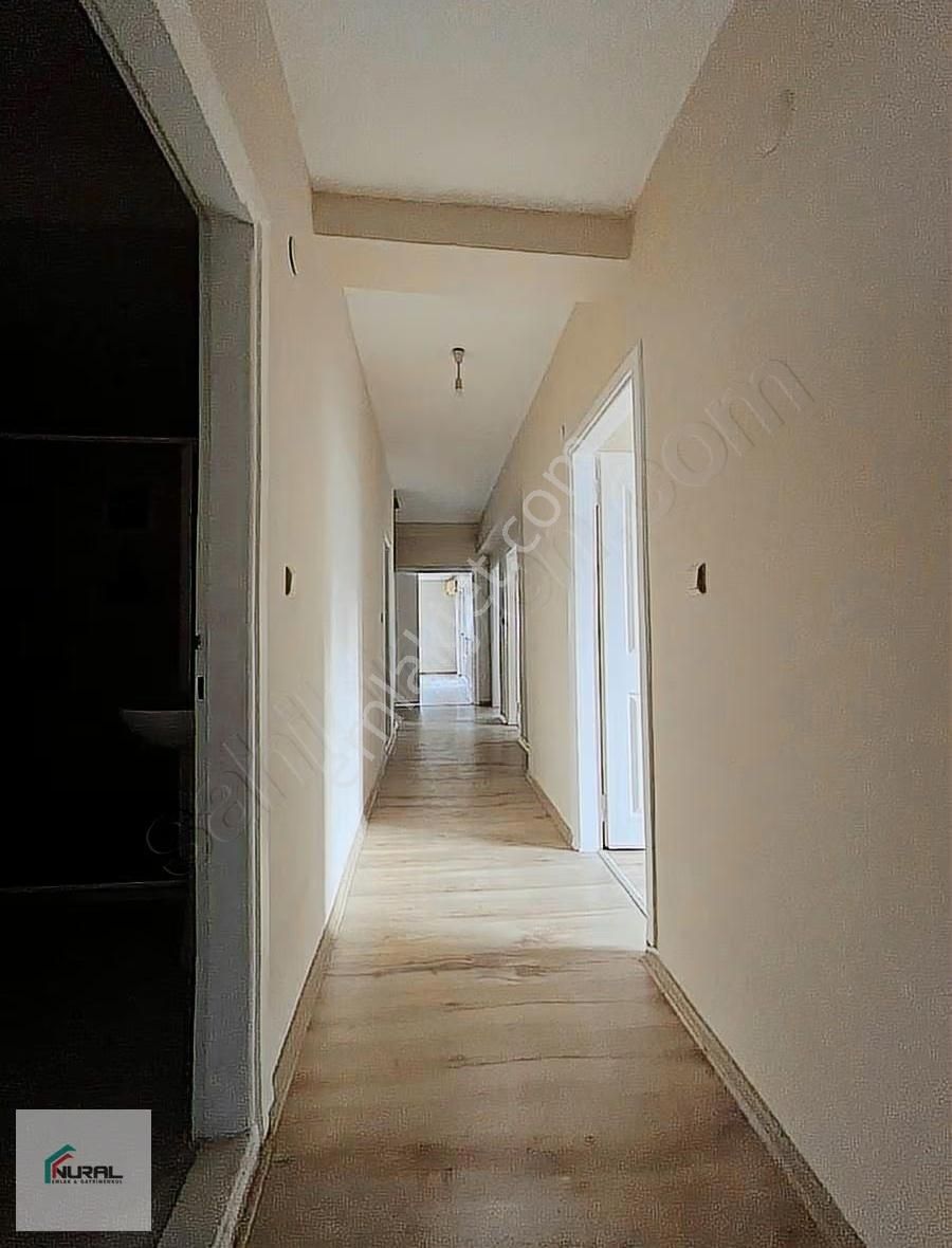 Merkezi Konumda Geniş Oturumlu Kiralık Daire - Görsel 17
