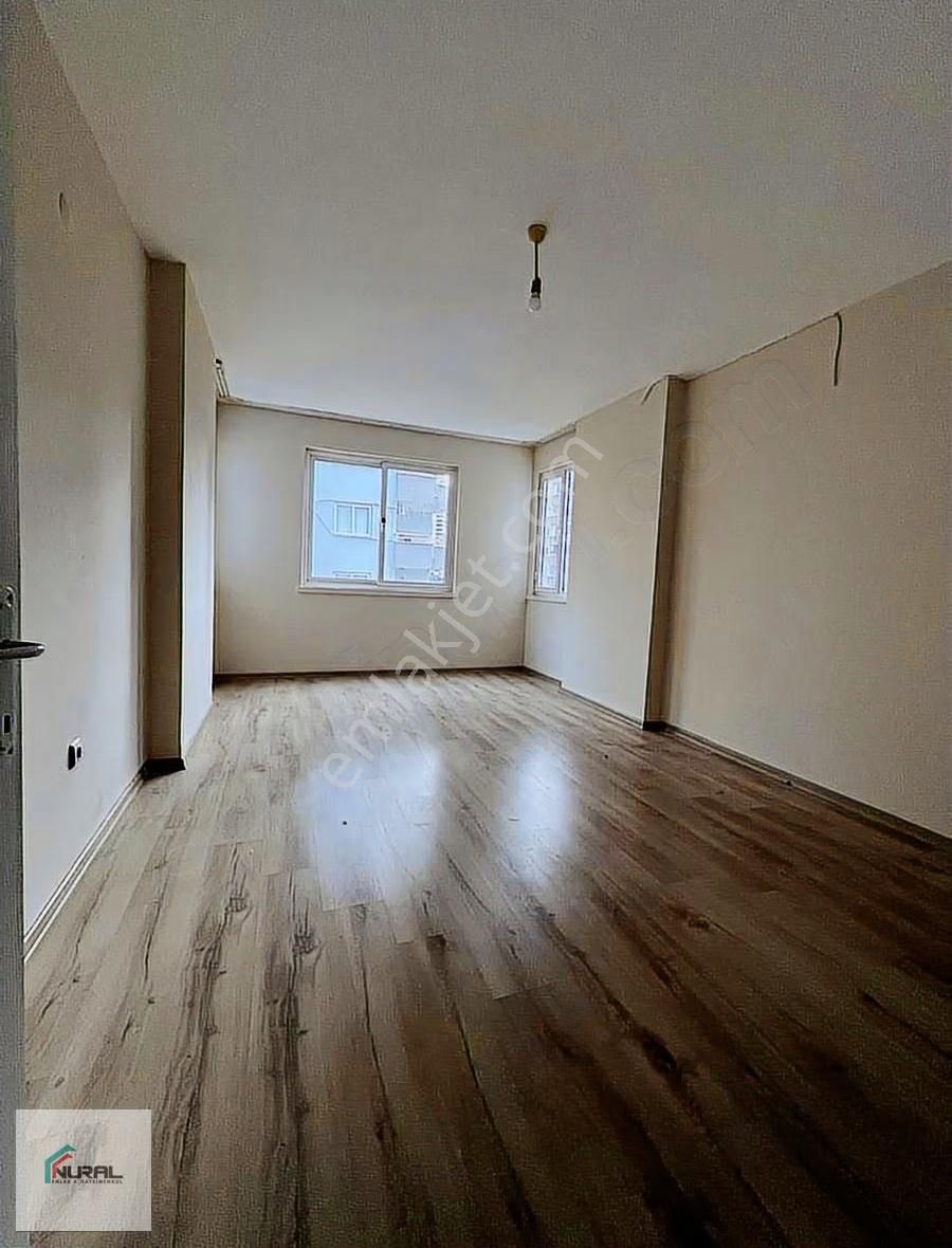 Merkezi Konumda Geniş Oturumlu Kiralık Daire - Görsel 12