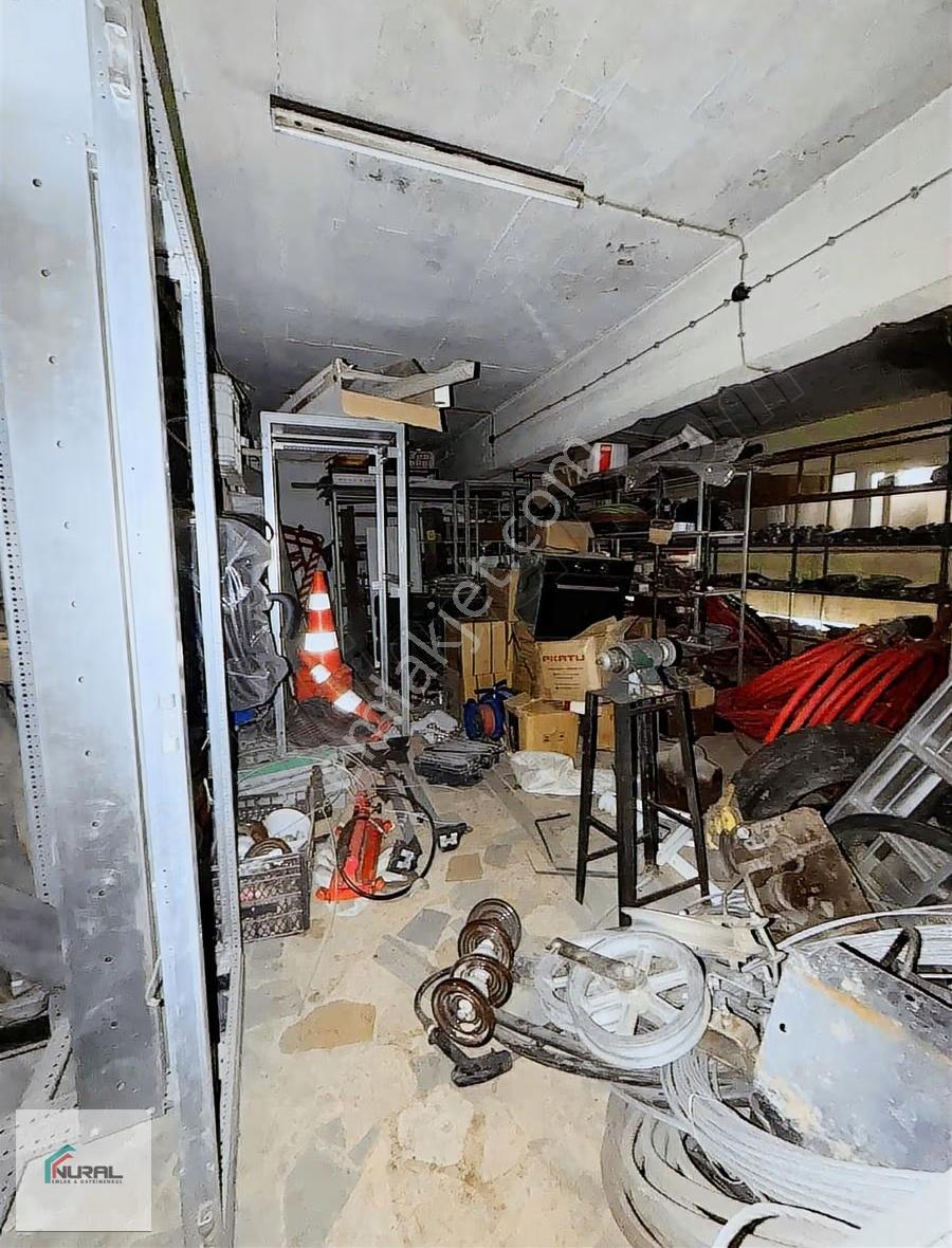 Sanayi Sitesinde Satılık 300 Metre² Dükkan - Görsel 16