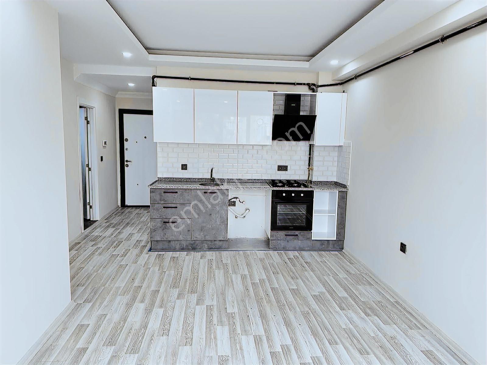 Büyükçekmecede Denize 50 M, Yeni Binada 1+1 Kiralık Daire