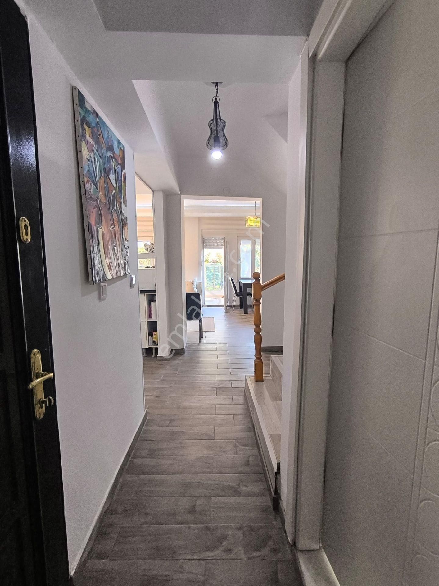 Doyran’da Merkezde 3+1 Tripleks Villa 400 M² Arsa 240 M² Kullanım Dev Teraslı - Görsel 32