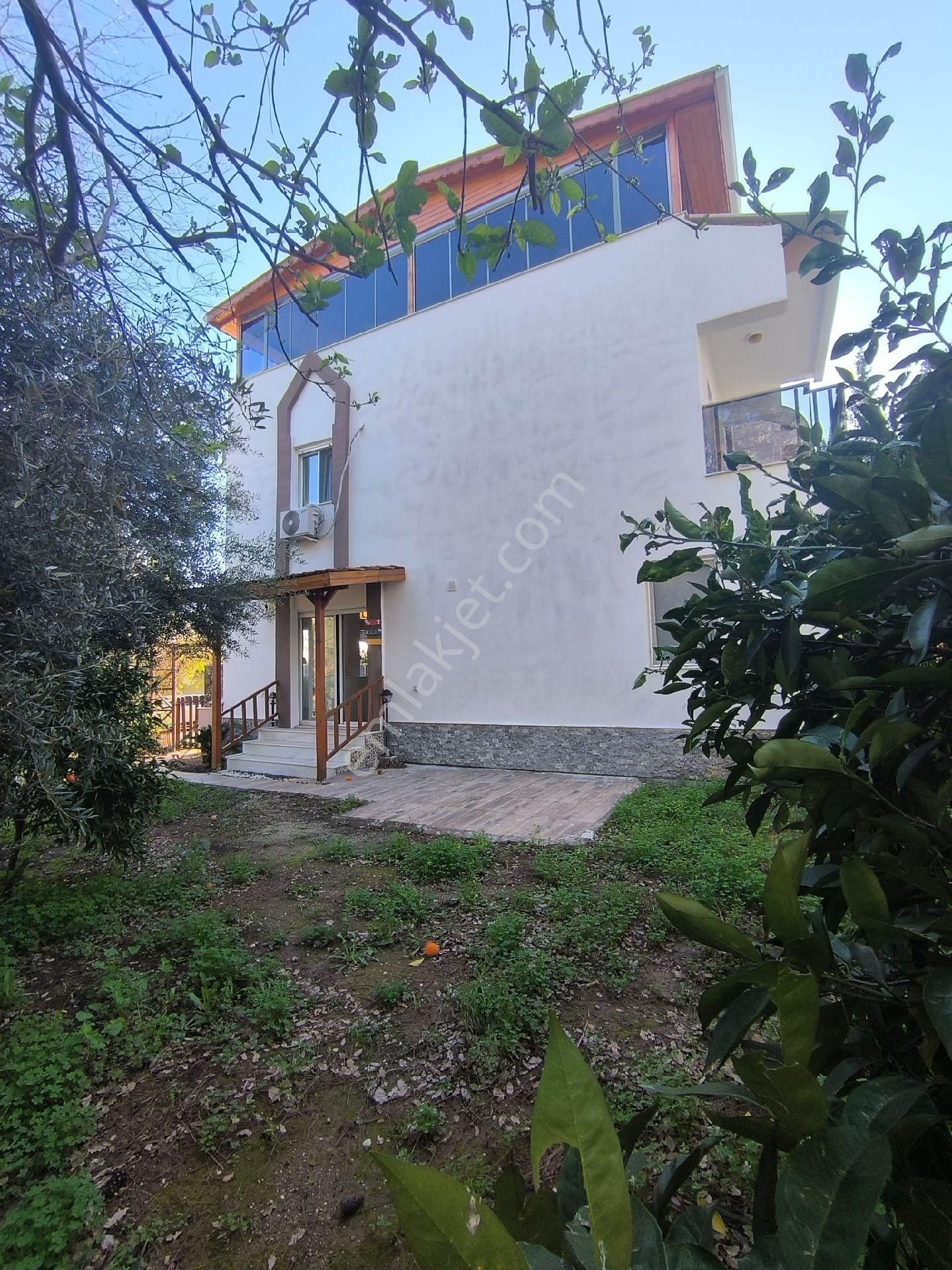 Doyran’da Merkezde 3+1 Tripleks Villa 400 M² Arsa 240 M² Kullanım Dev Teraslı - Görsel 6