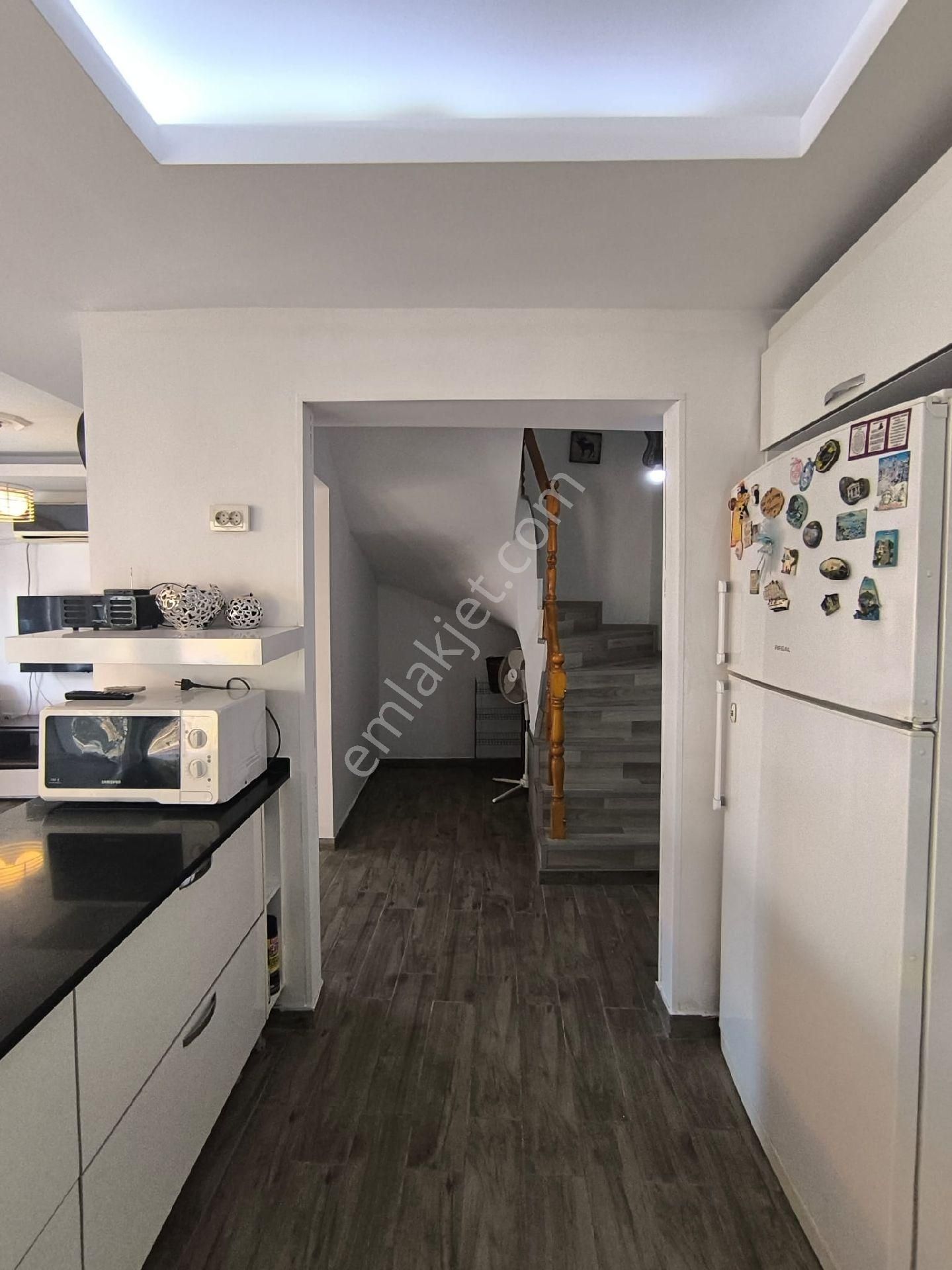 Doyran’da Merkezde 3+1 Tripleks Villa 400 M² Arsa 240 M² Kullanım Dev Teraslı - Görsel 30