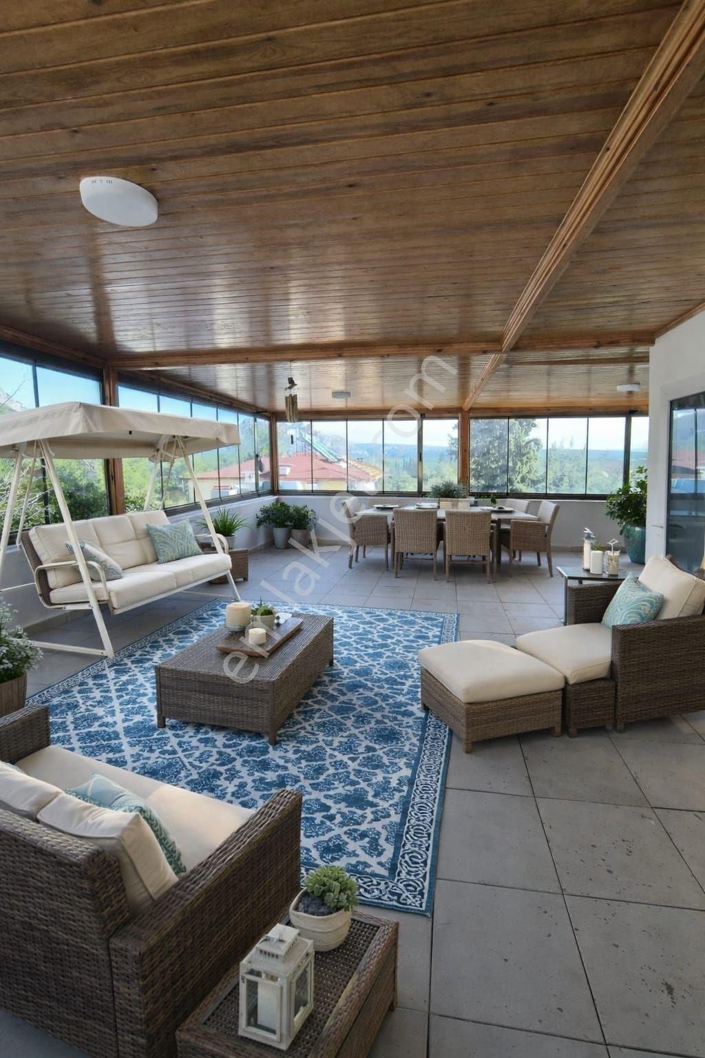 Doyran’da Merkezde 3+1 Tripleks Villa 400 M² Arsa 240 M² Kullanım Dev Teraslı - Görsel 9