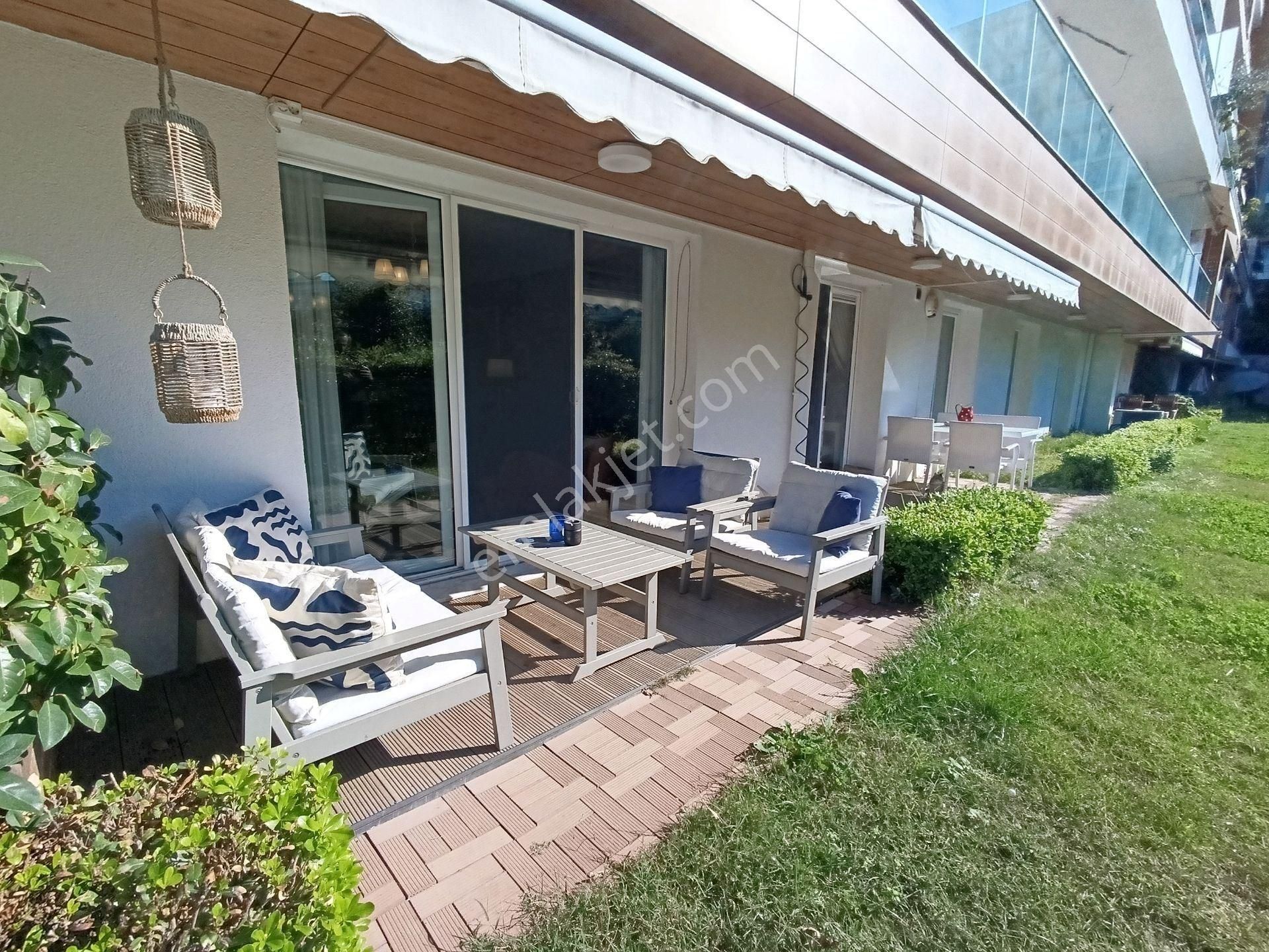 Küçükçekmece Atakent'te Satılık 3+1 Bahçe Katı, Sosyal Donatılı Lüks Site İçinde! - Görsel 15