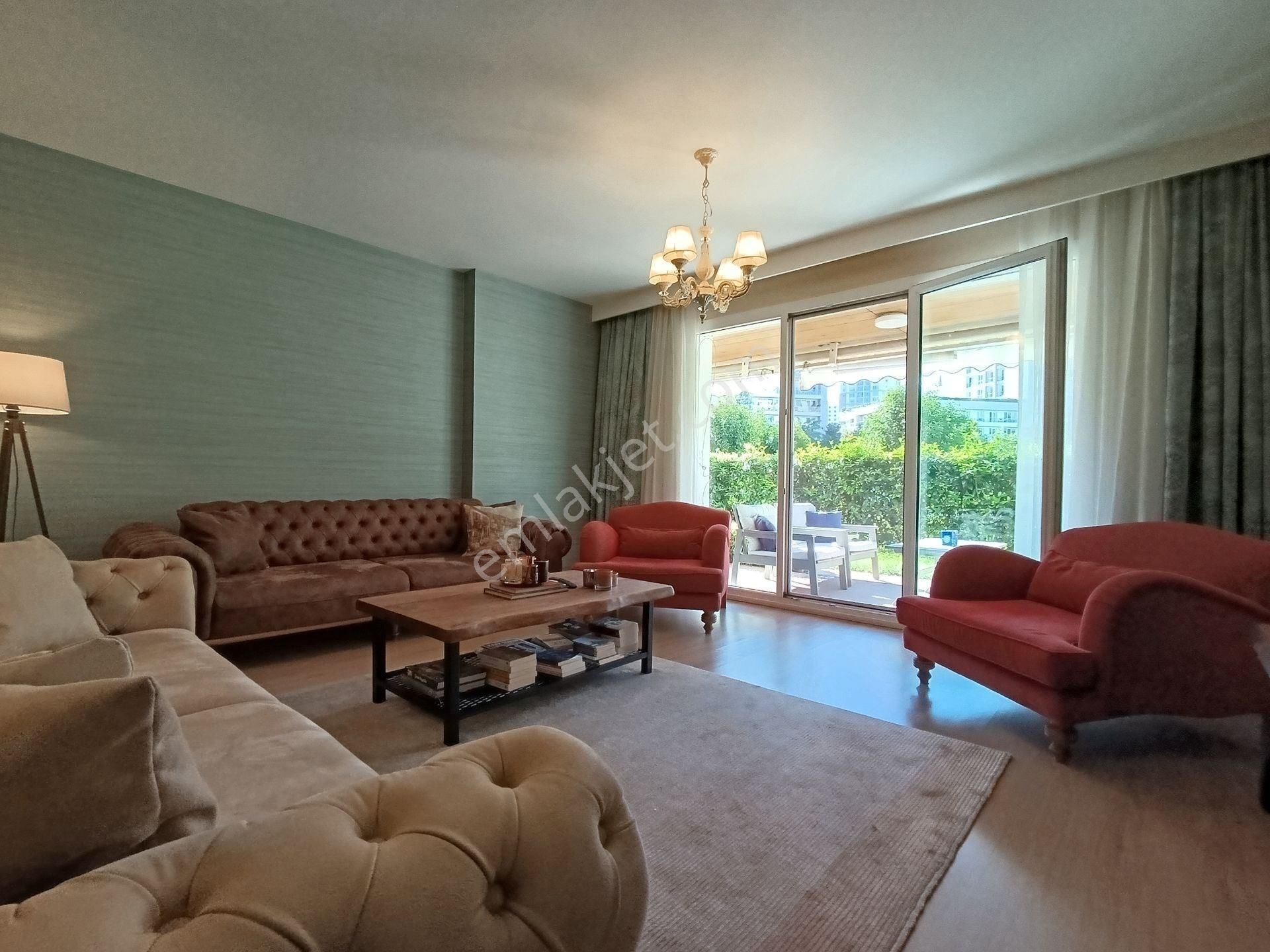 Küçükçekmece Atakent'te Satılık 3+1 Bahçe Katı, Sosyal Donatılı Lüks Site İçinde! - Görsel 8