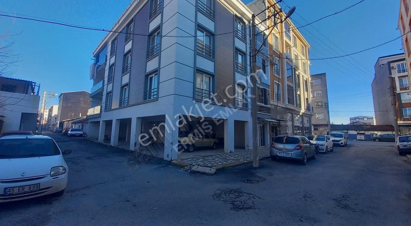 Zeytinova Yolu Üzeri Satılık 2+1 Daire 90m² - Görsel 13