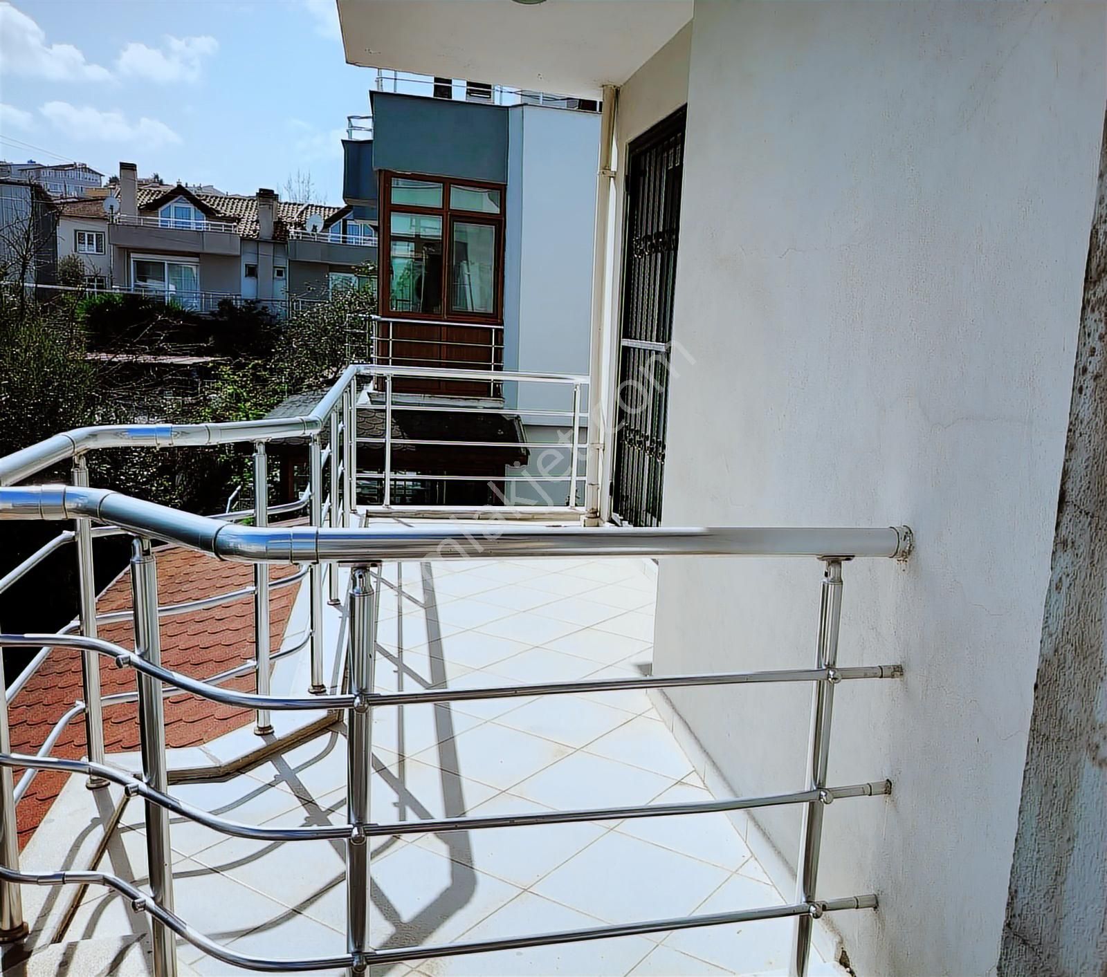 Urla Merkezde Satılık Villa - Görsel 24